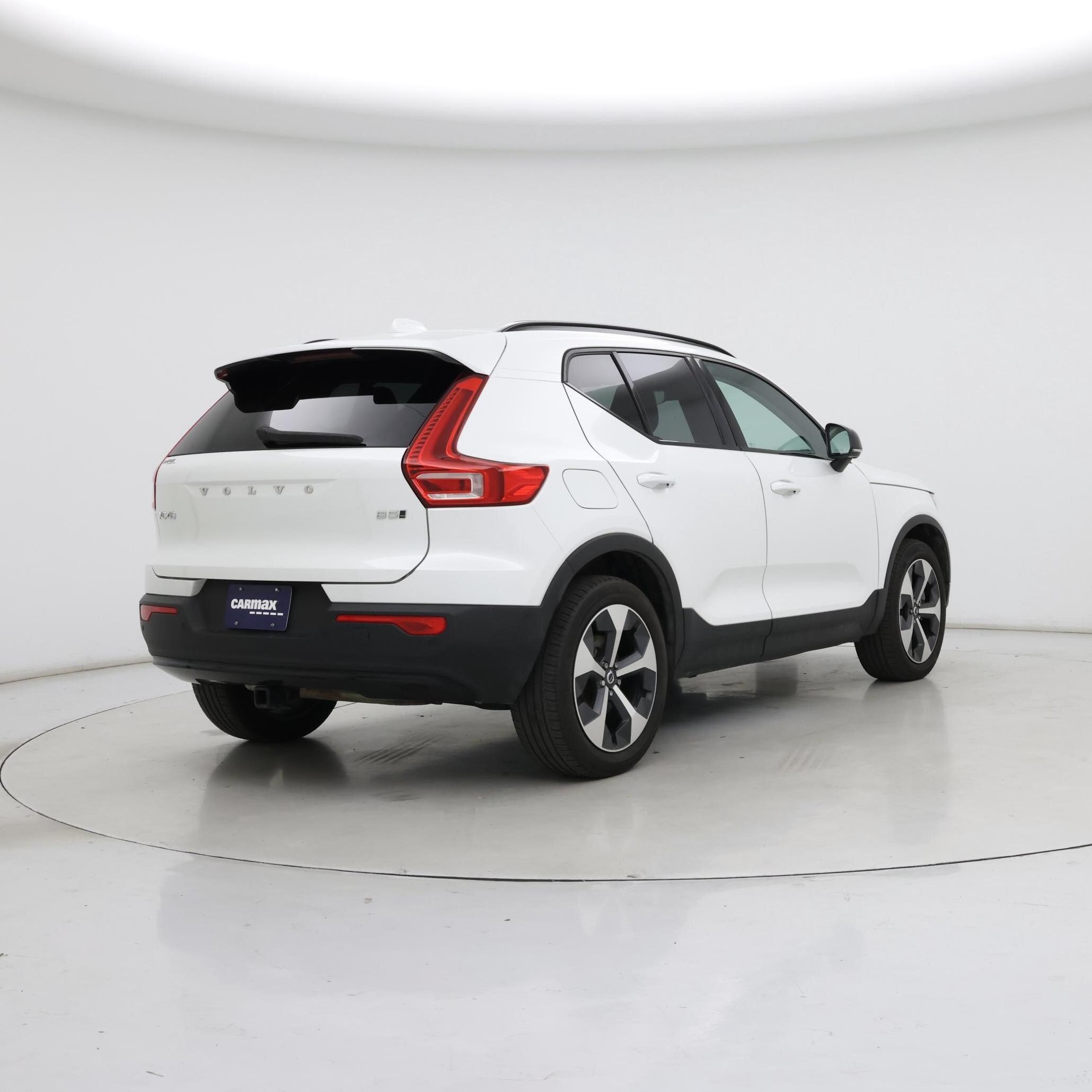 Thumbnail: 2023 Volvo XC40 - 8