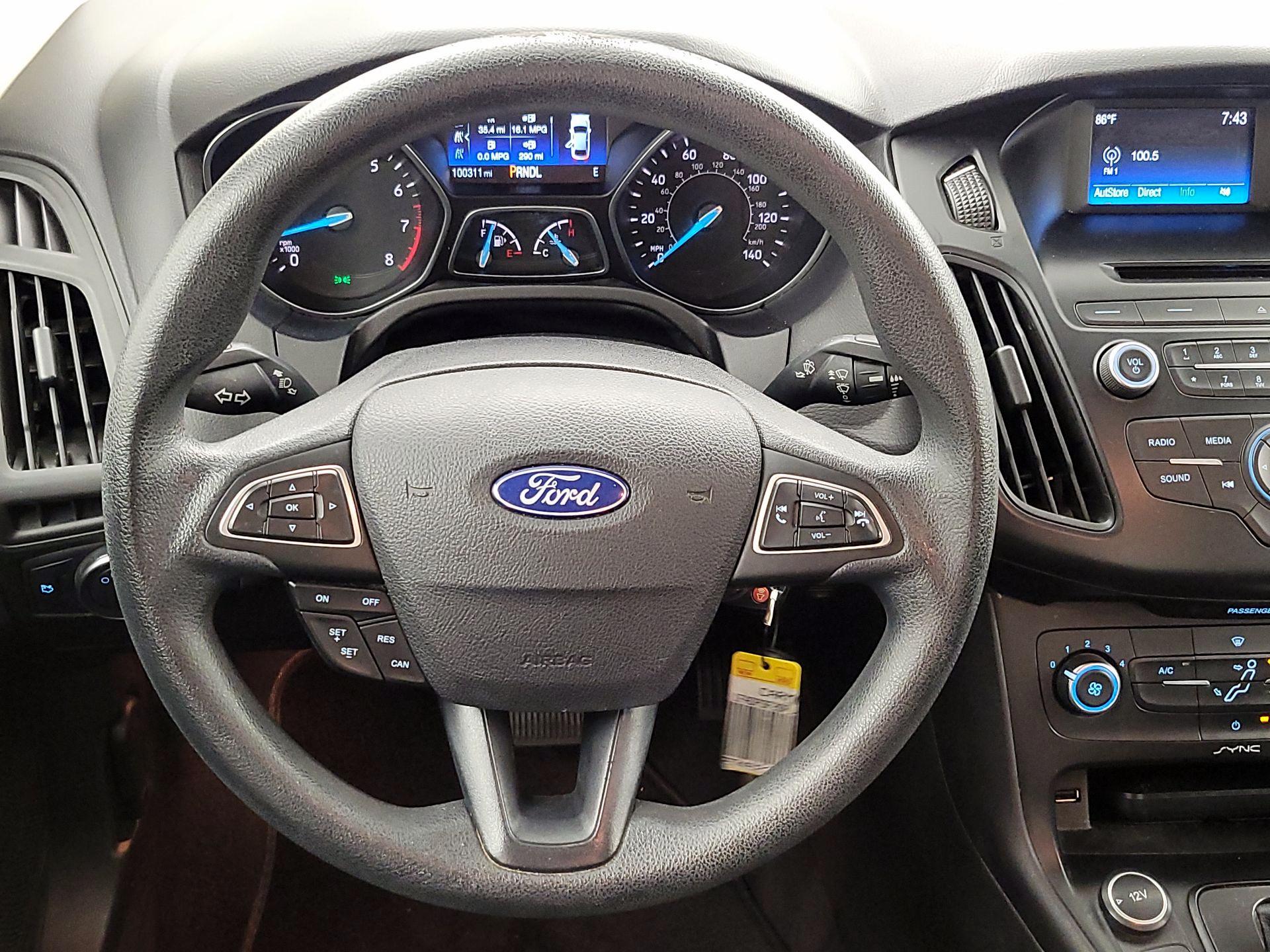 Thumbnail: 2015 Ford Focus - 10