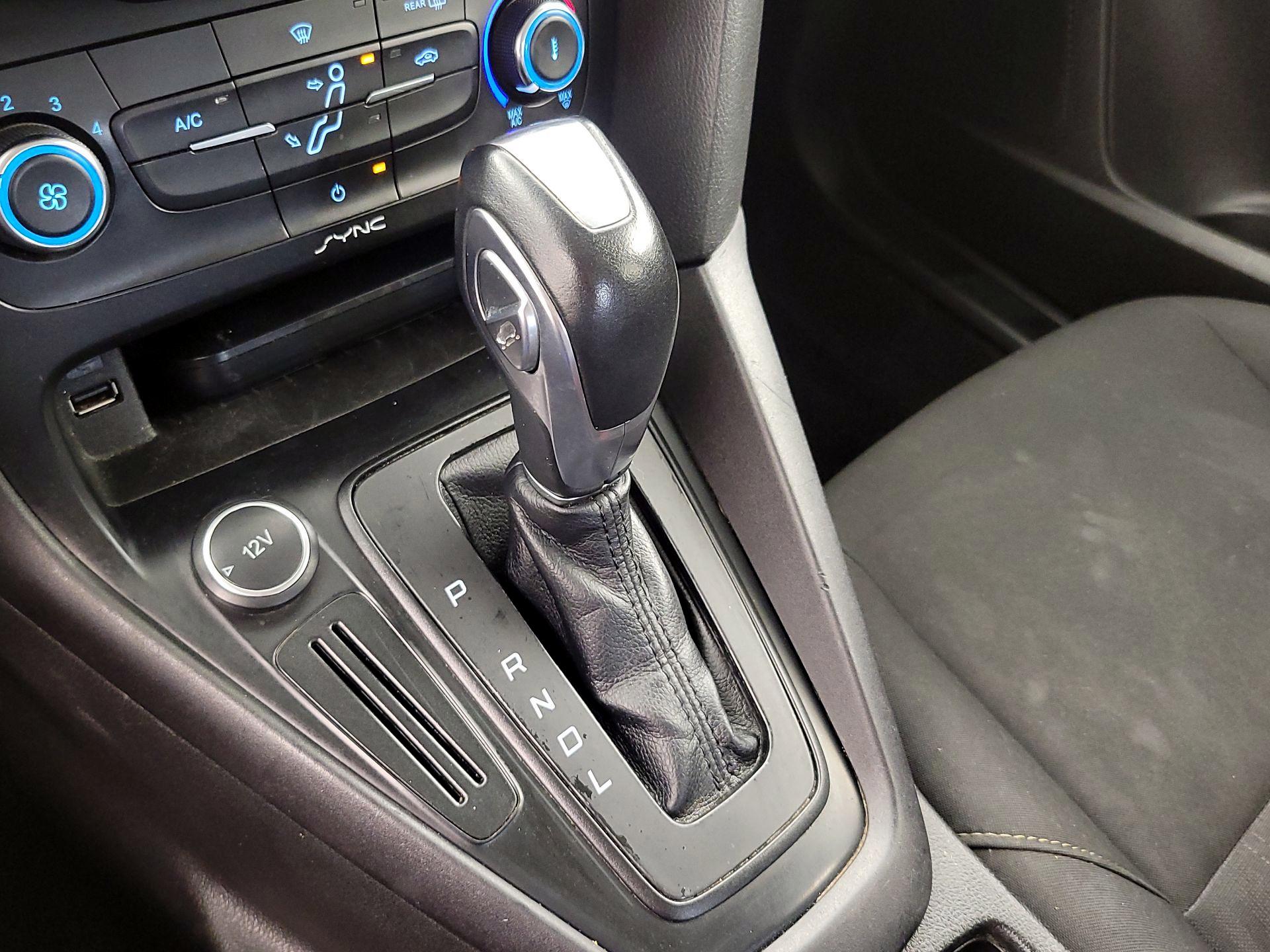 Thumbnail: 2015 Ford Focus - 17