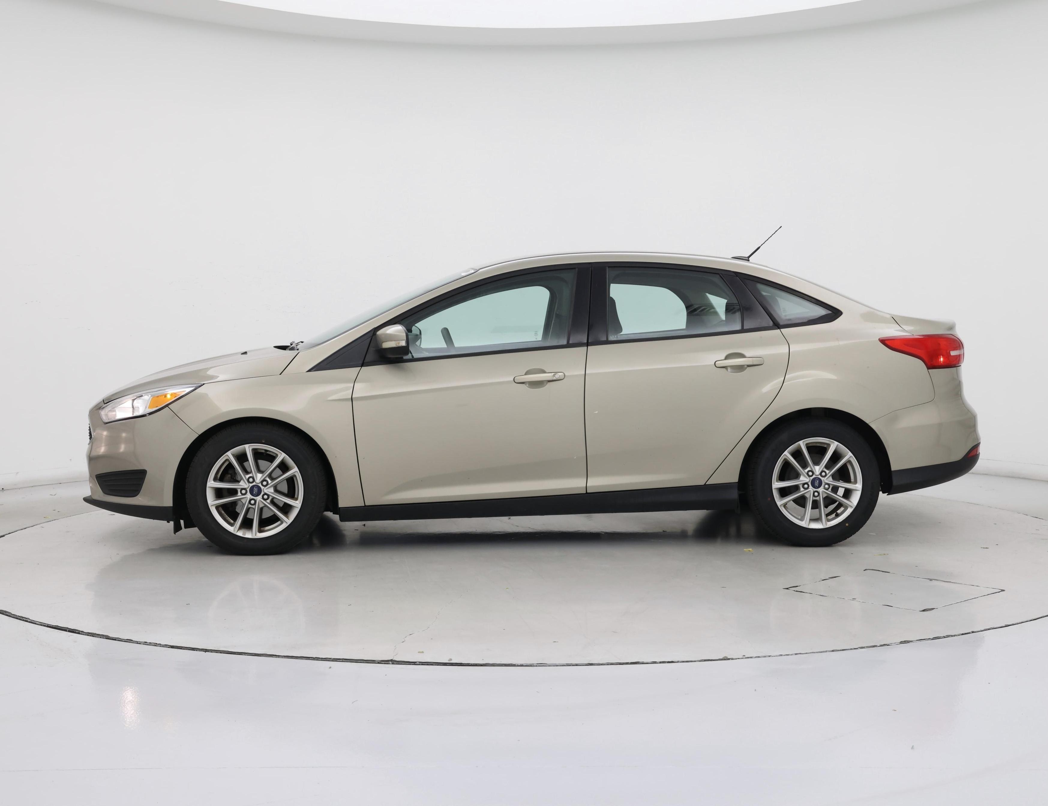 Thumbnail: 2015 Ford Focus - 3