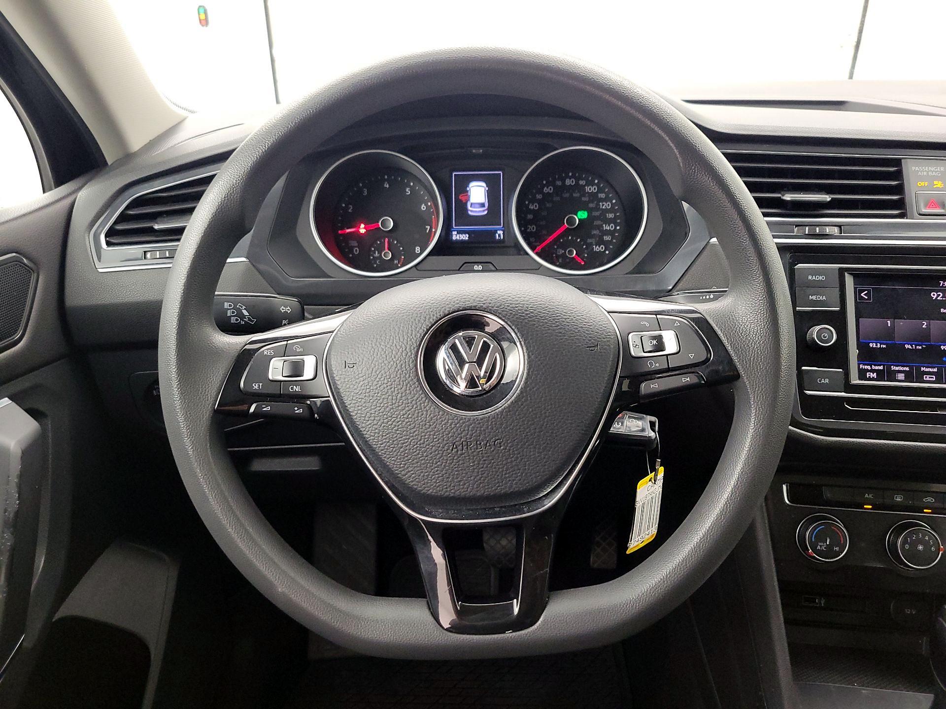 Thumbnail: 2018 Volkswagen Tiguan - 10