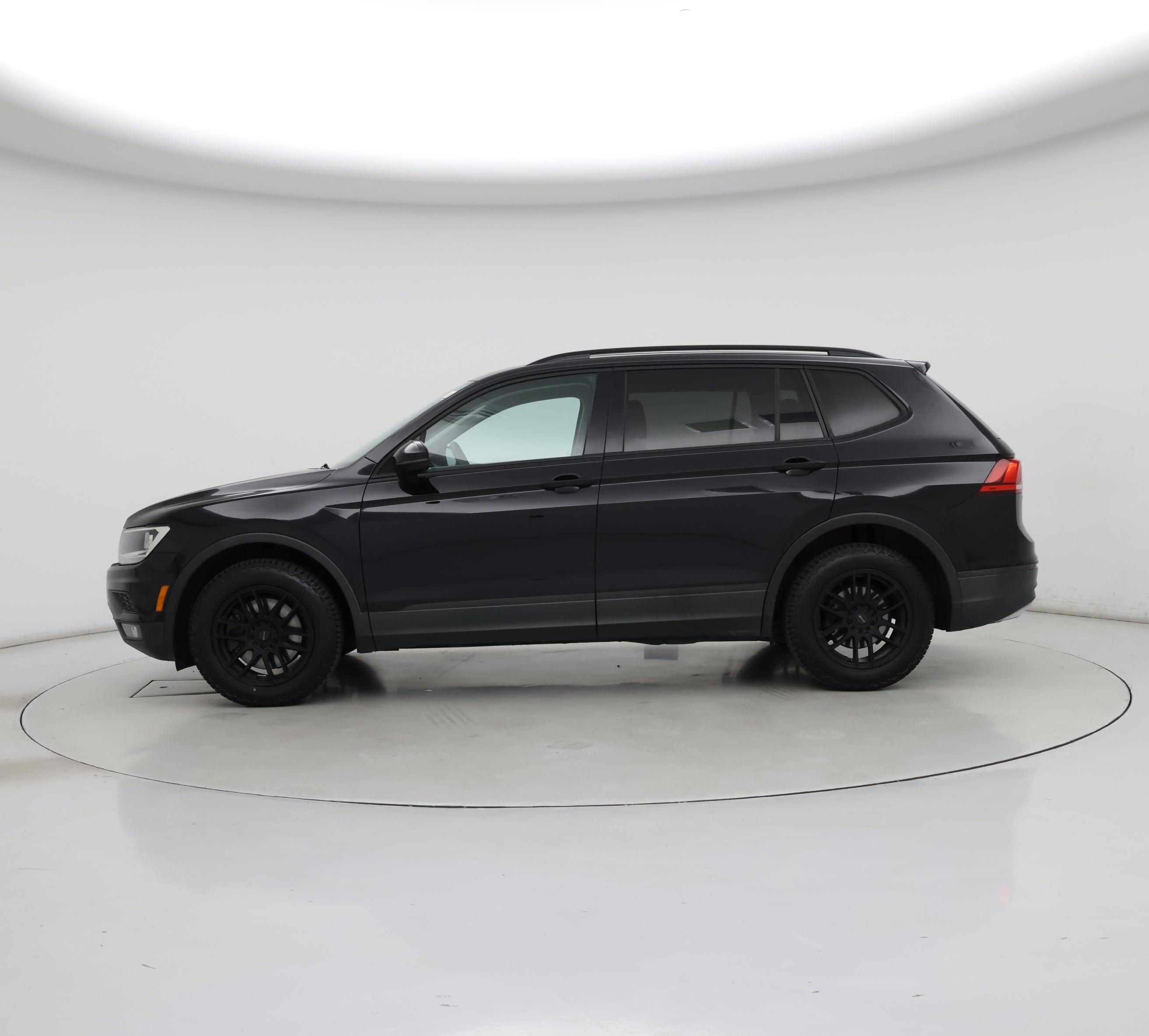 Thumbnail: 2018 Volkswagen Tiguan - 3