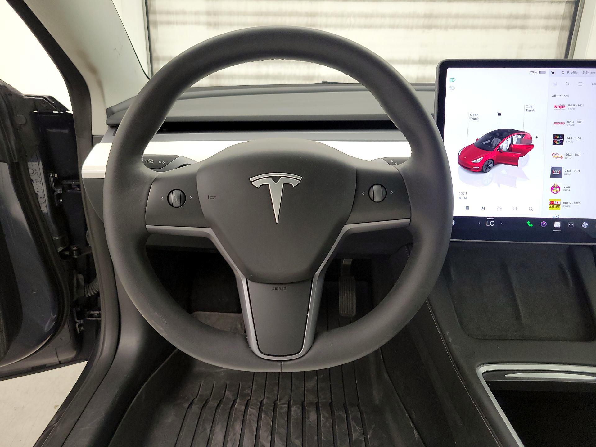 Thumbnail: 2023 Tesla Model 3 - 10