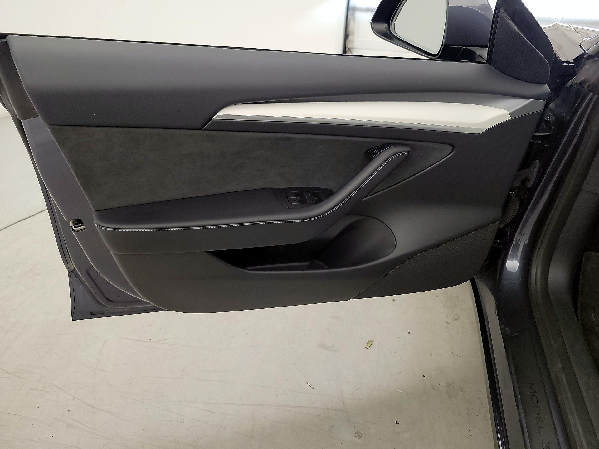 Thumbnail: 2023 Tesla Model 3 - 12