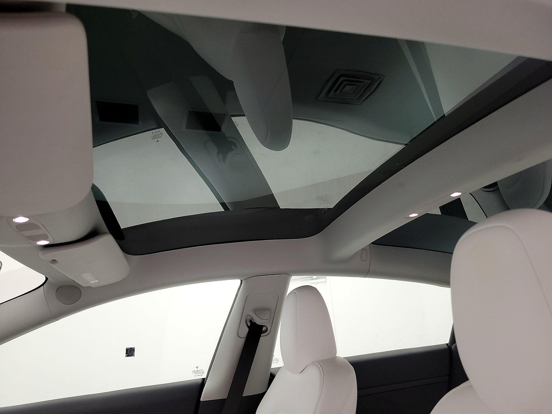 Thumbnail: 2023 Tesla Model 3 - 18