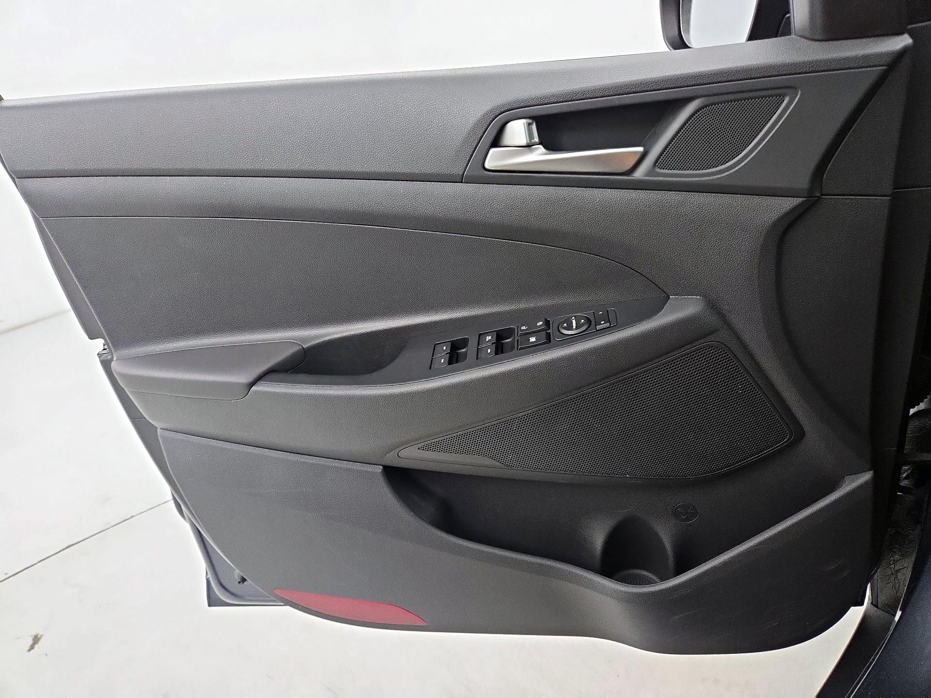 Thumbnail: 2020 Hyundai Tucson - 12