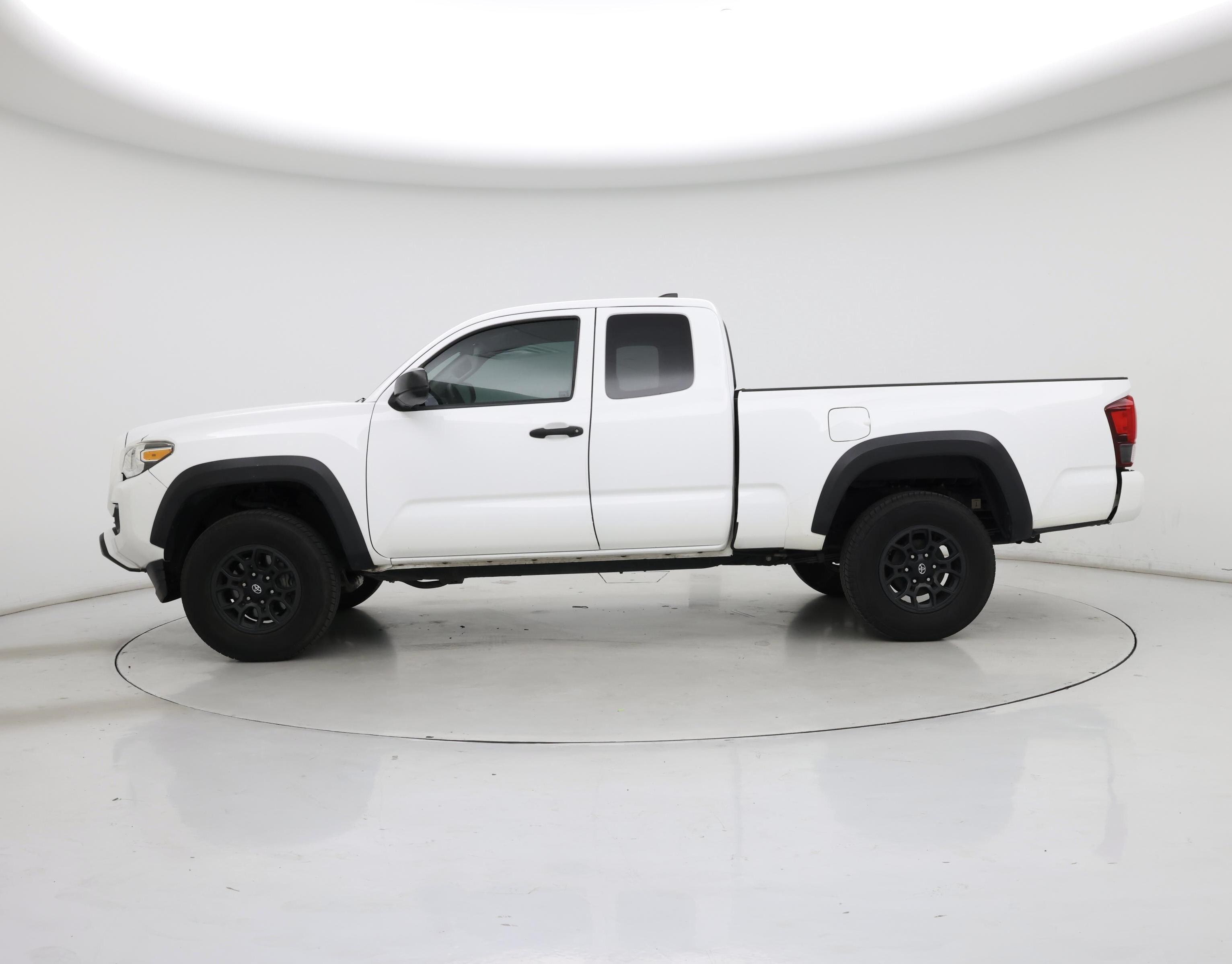 Thumbnail: 2019 Toyota Tacoma - 3