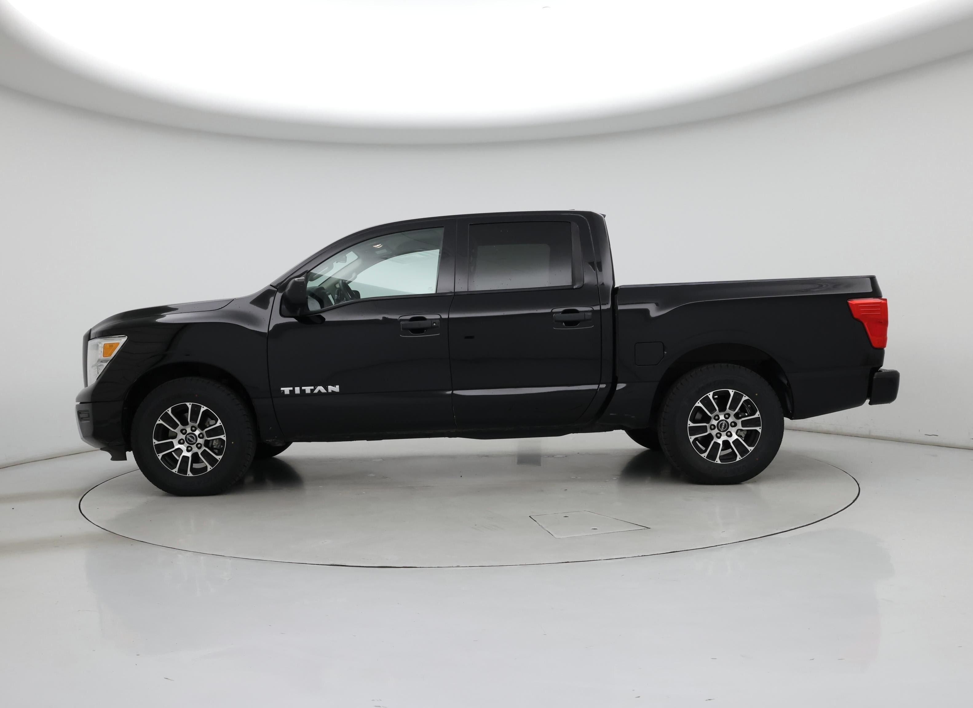 Thumbnail: 2023 Nissan Titan - 3