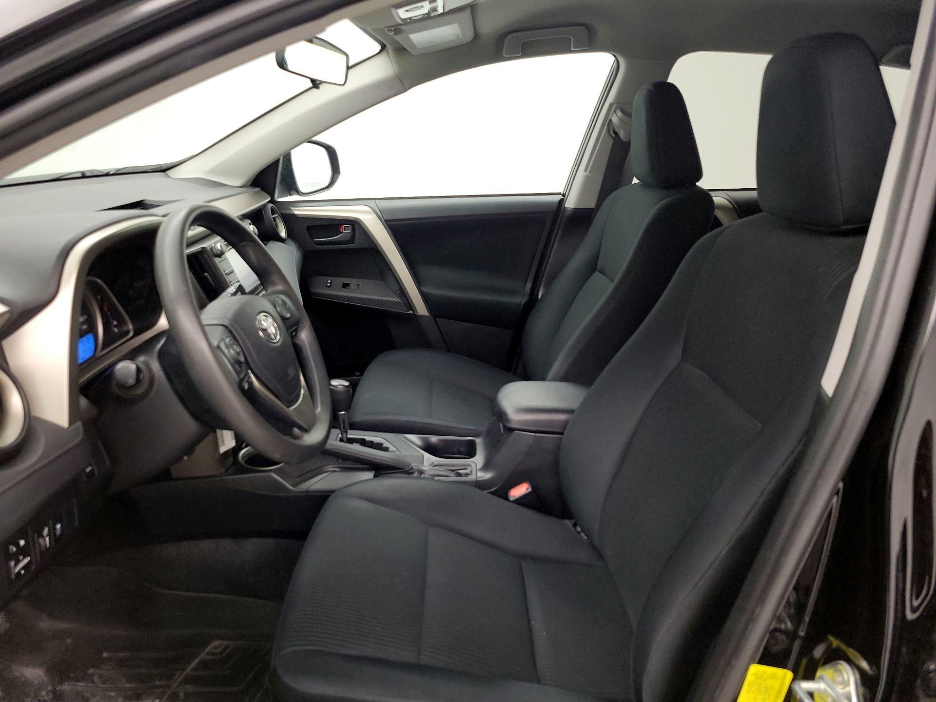Thumbnail: 2015 Toyota RAV4 - 11