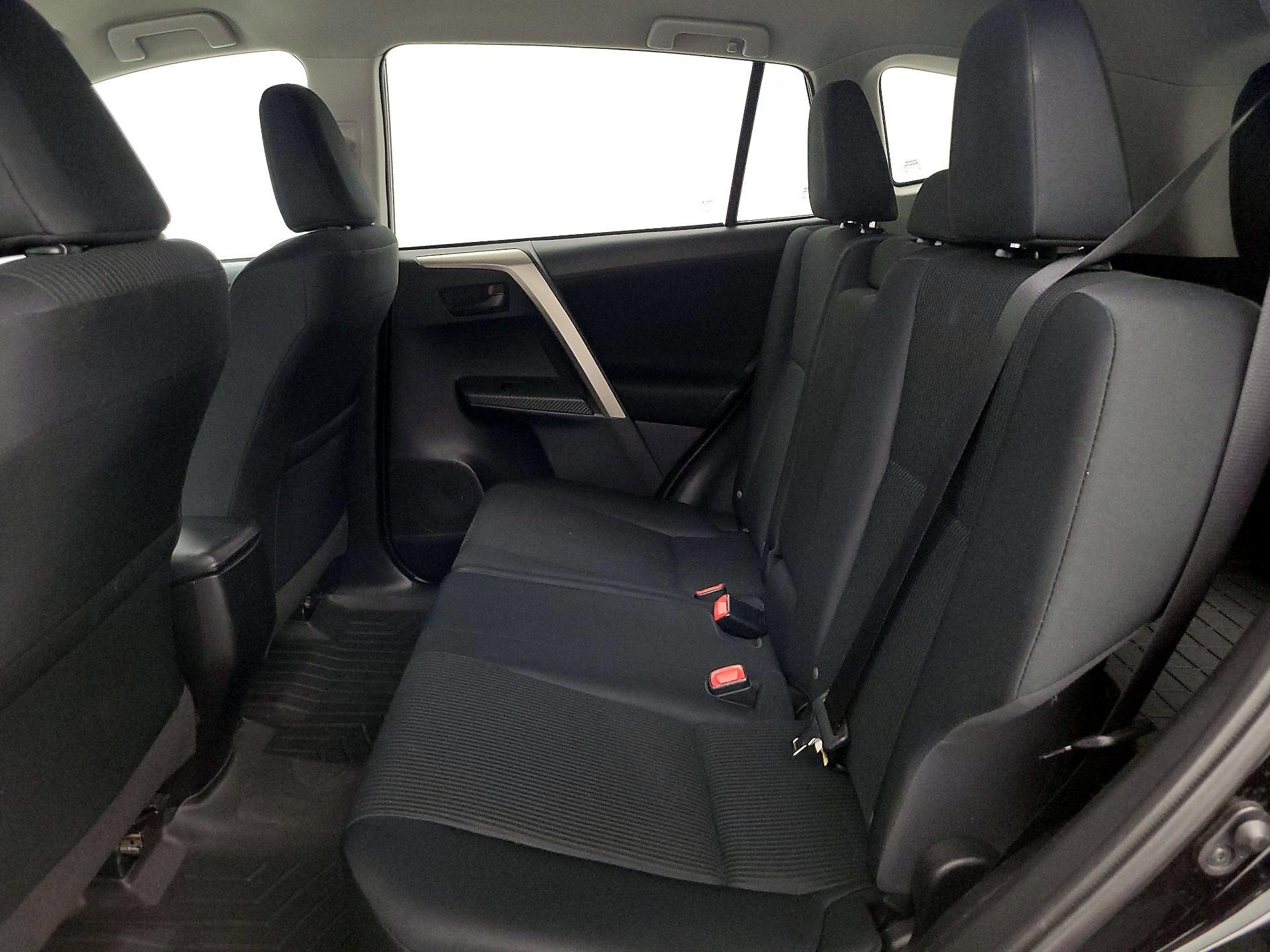 Thumbnail: 2015 Toyota RAV4 - 19