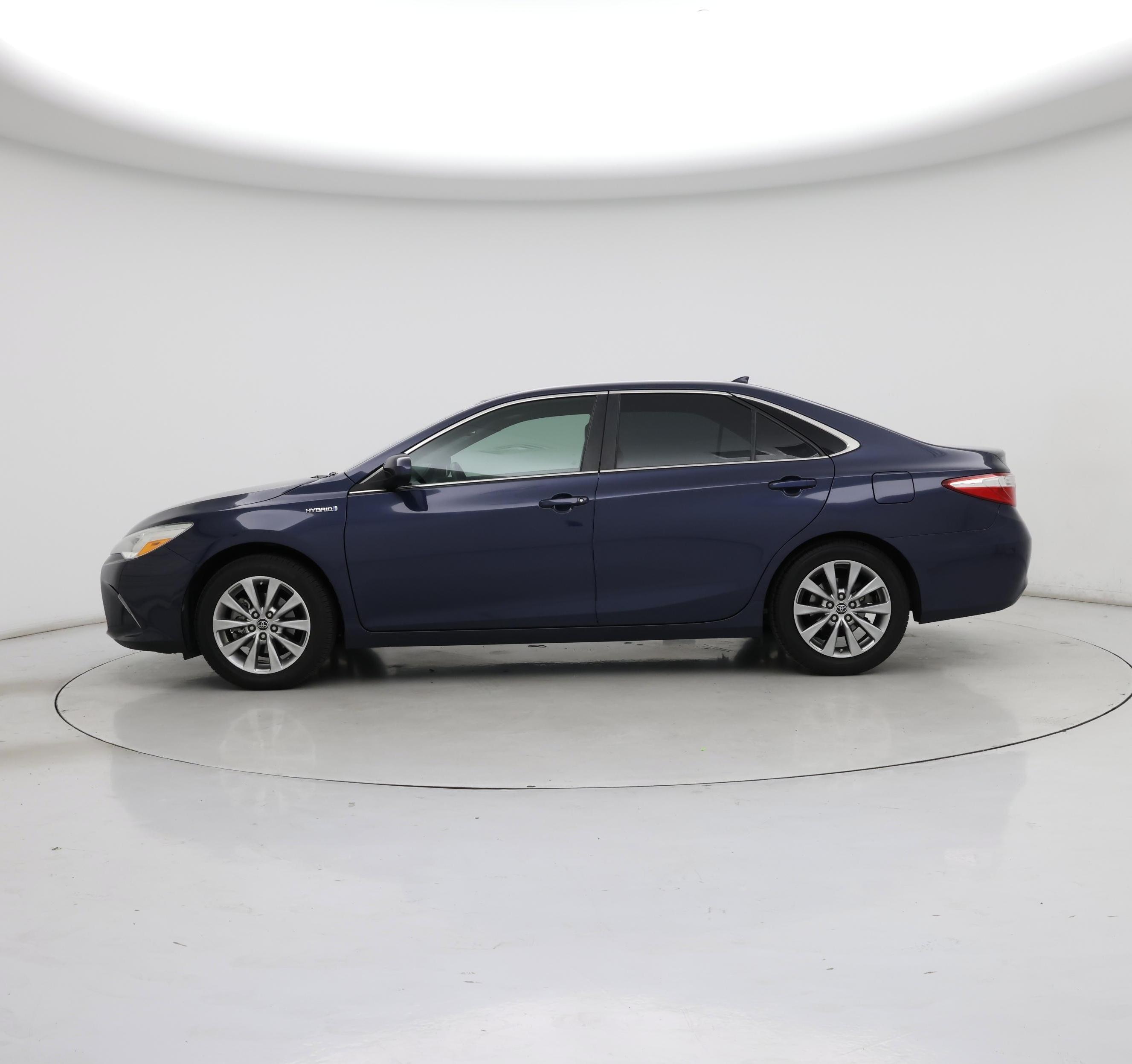 Thumbnail: 2016 Toyota Camry - 3