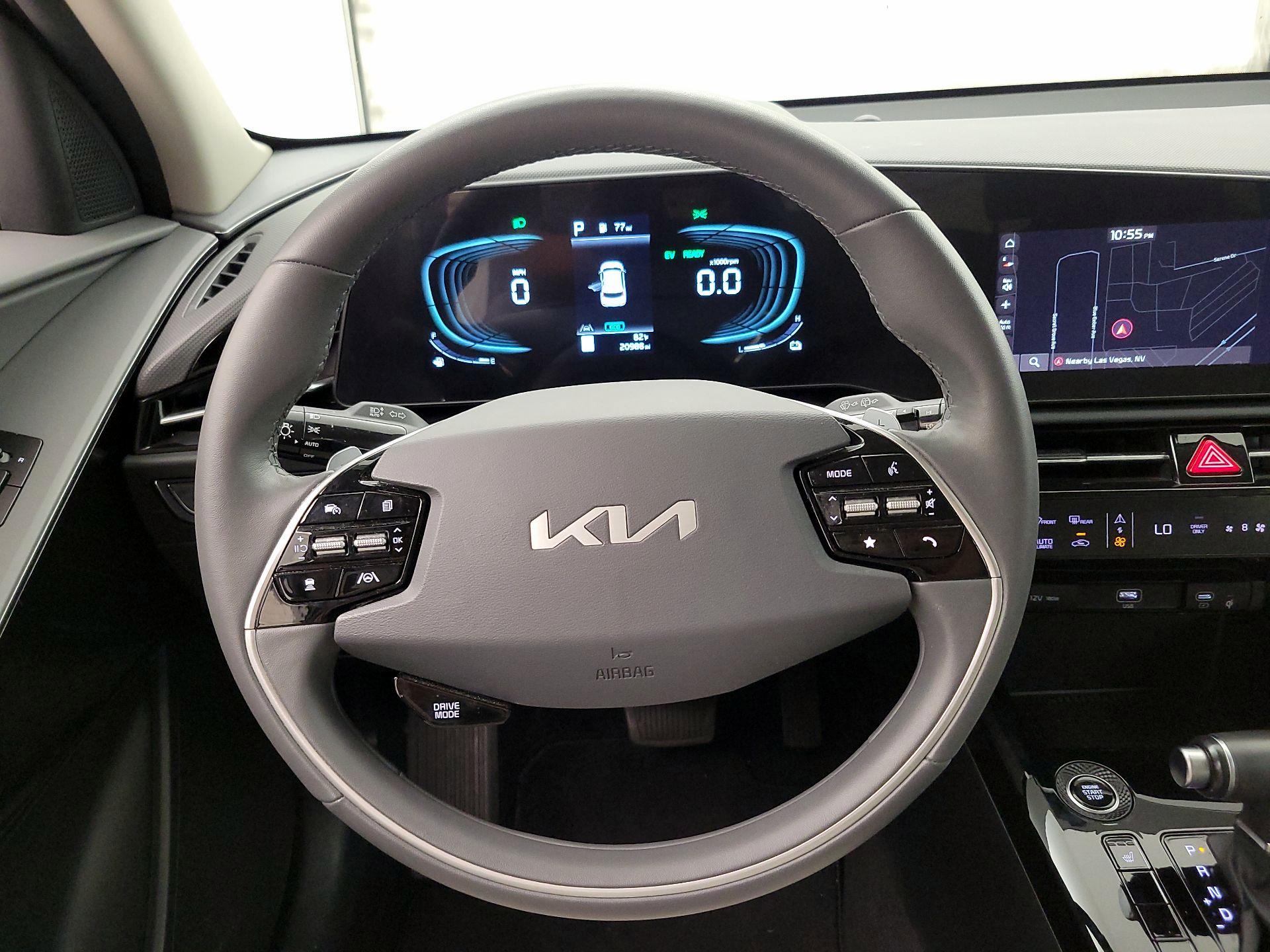 Thumbnail: 2023 Kia Niro - 10