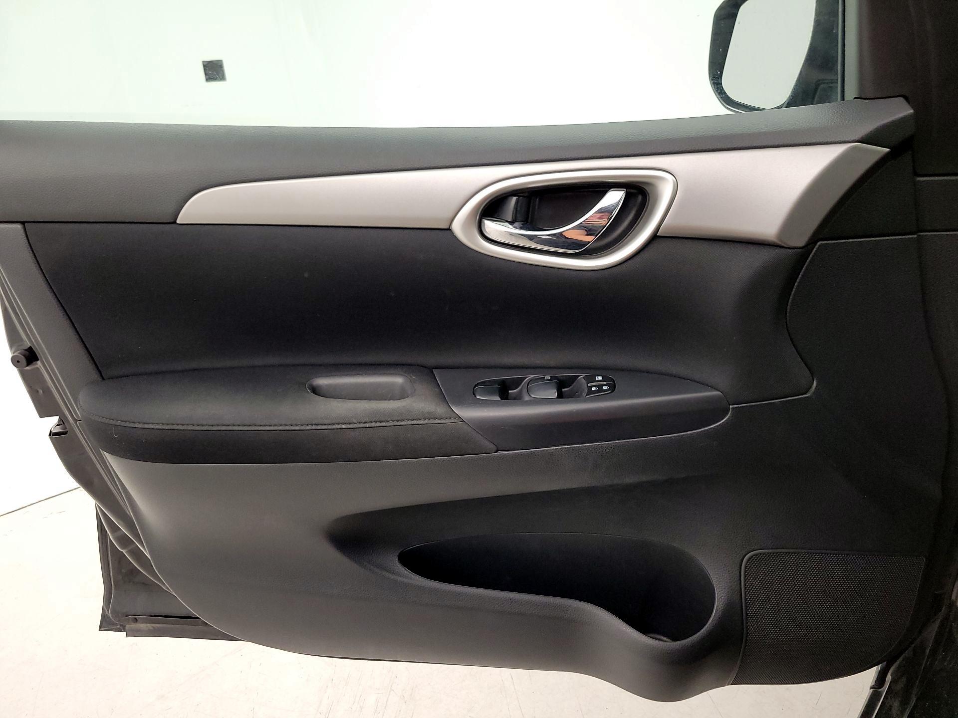 Thumbnail: 2013 Nissan Sentra - 12