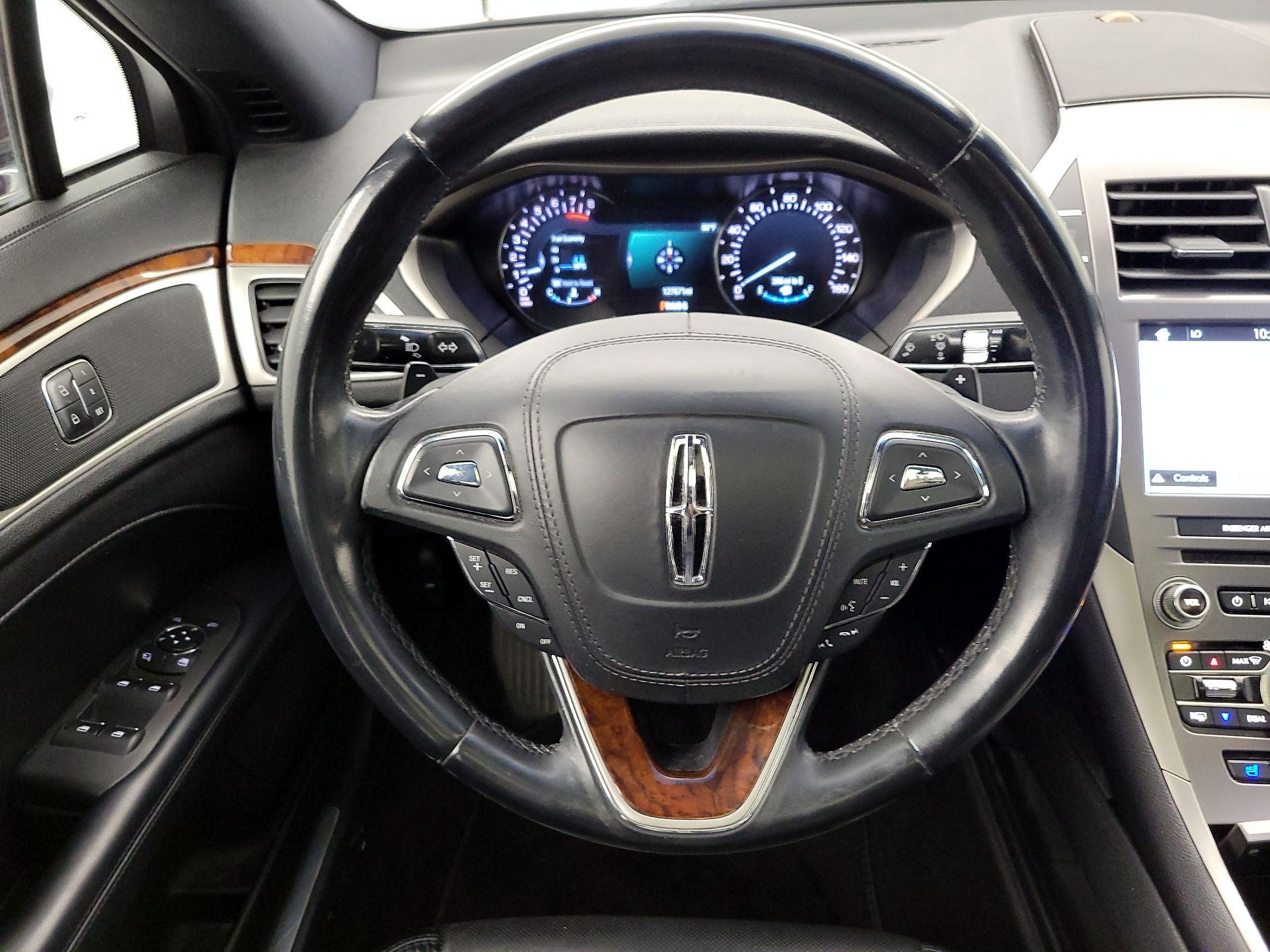 Thumbnail: 2017 Lincoln MKZ - 10