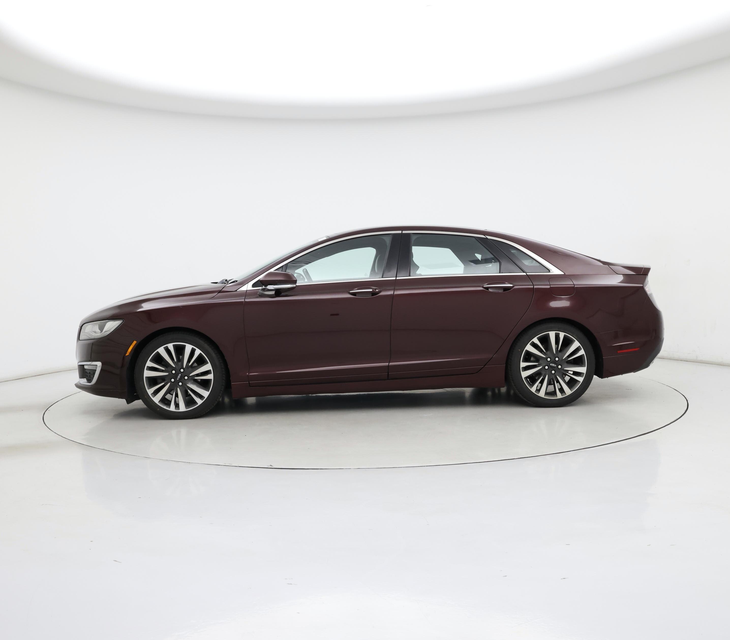 Thumbnail: 2017 Lincoln MKZ - 3