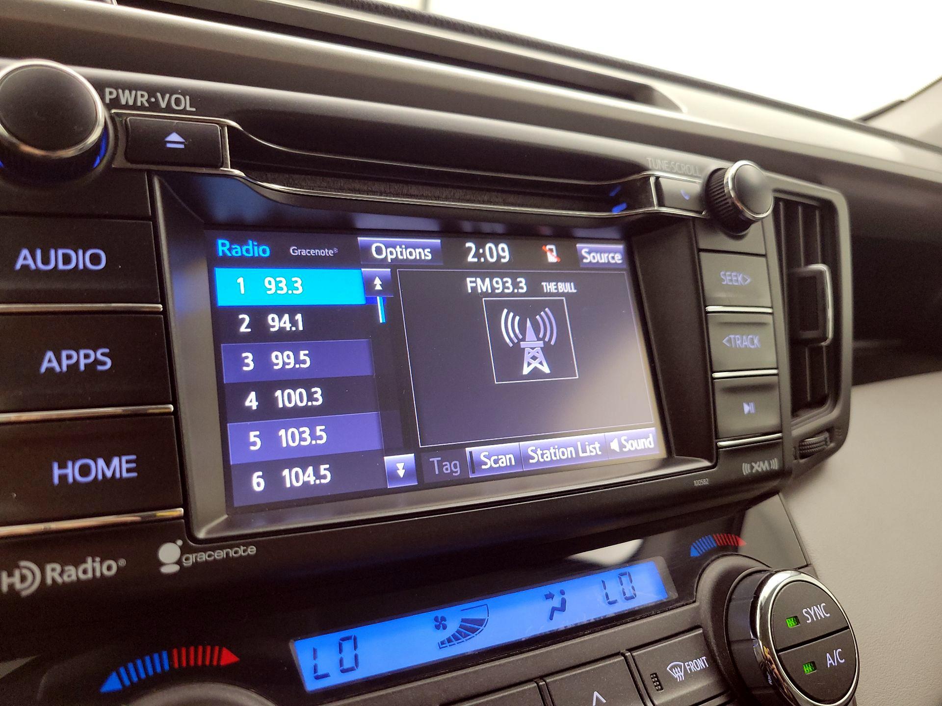 Thumbnail: 2018 Toyota RAV4 - 15
