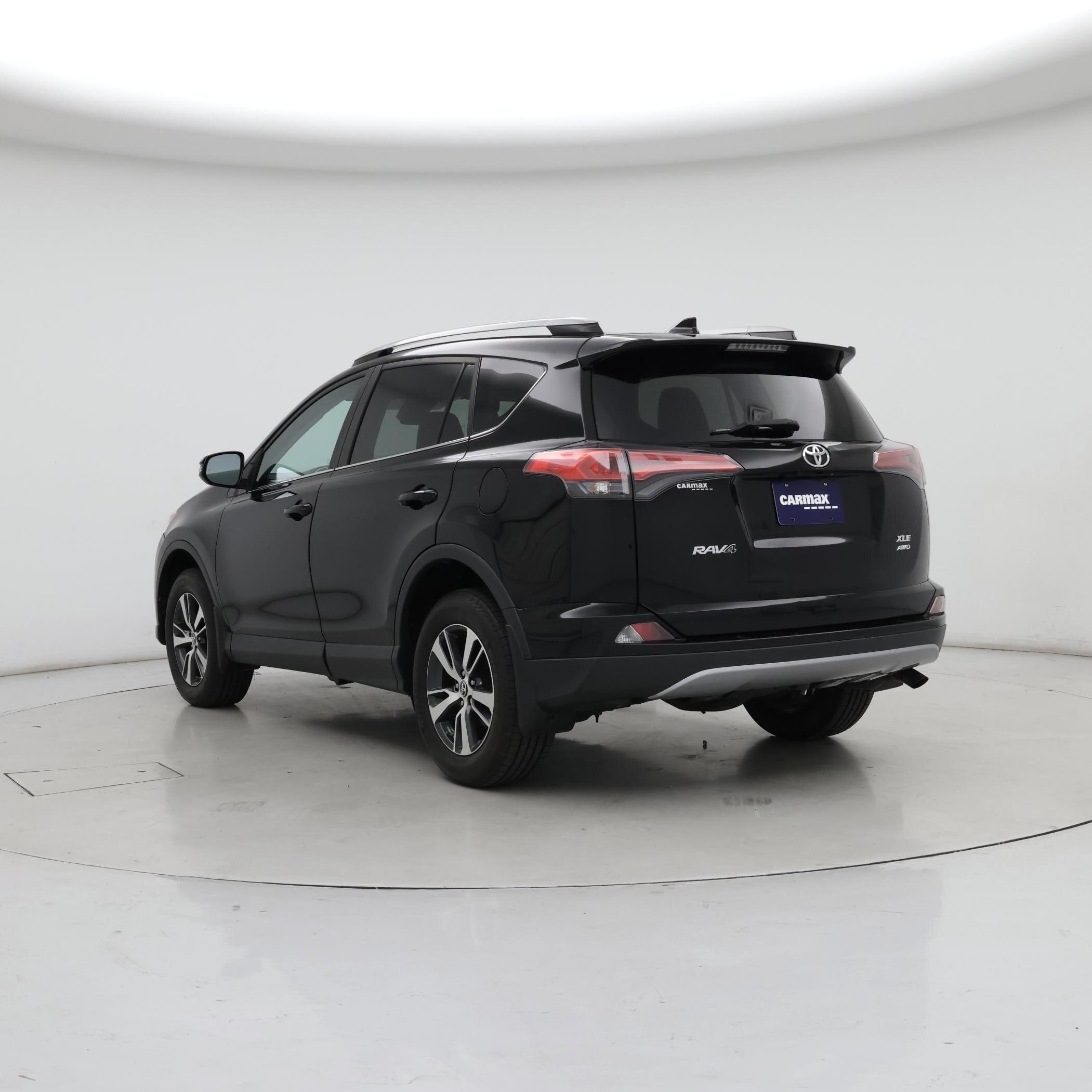Thumbnail: 2018 Toyota RAV4 - 2
