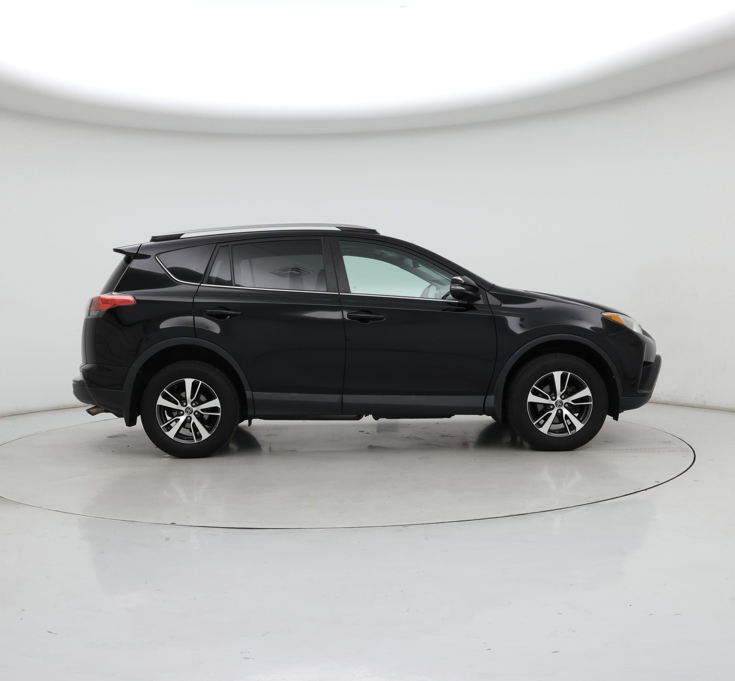 Thumbnail: 2018 Toyota RAV4 - 7
