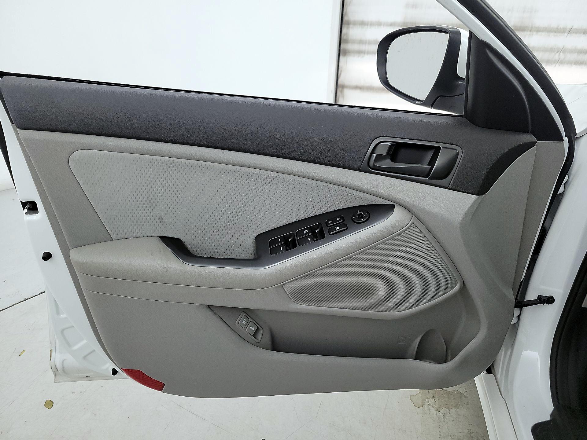 Thumbnail: 2014 Kia Optima - 12