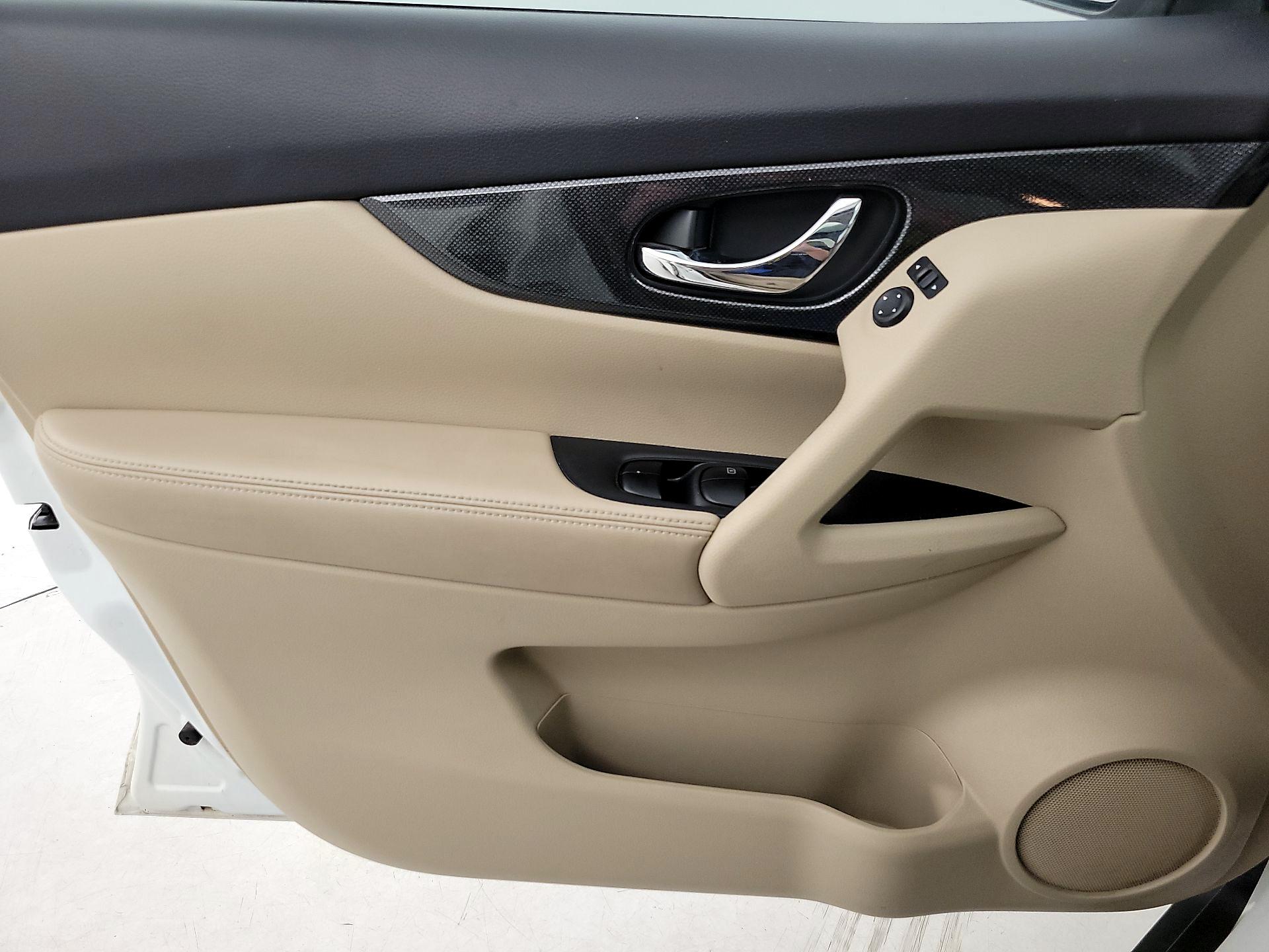 Thumbnail: 2014 Nissan Rogue - 12
