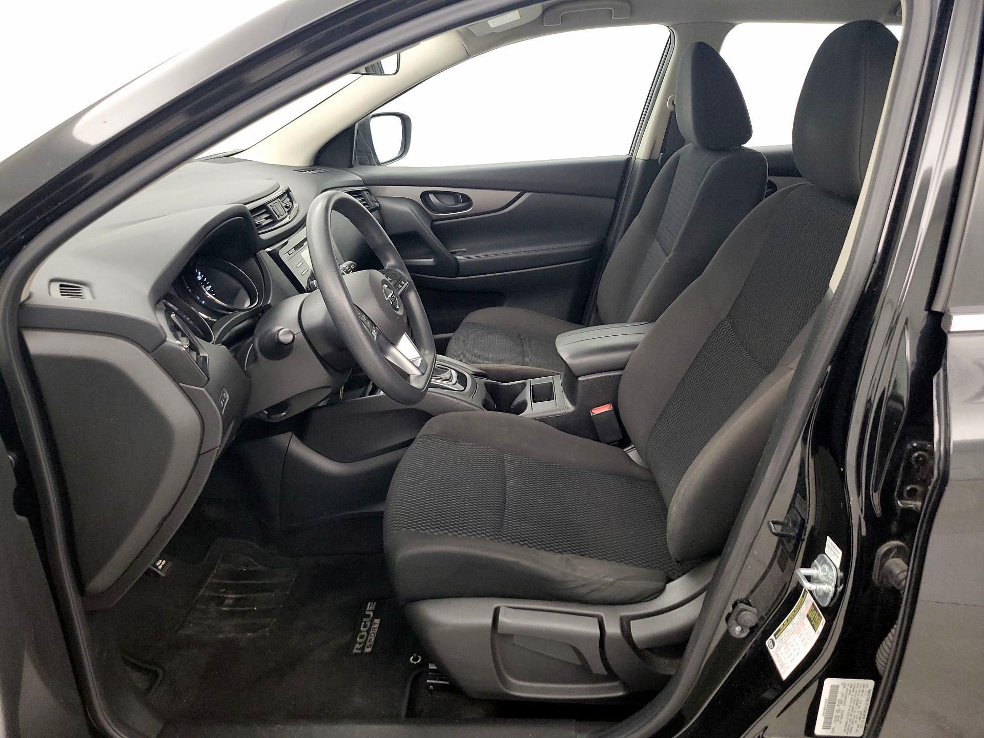 Thumbnail: 2017 Nissan Rogue Sport - 11