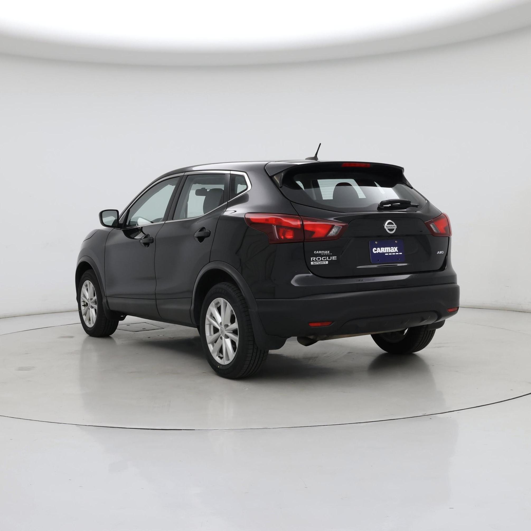 Thumbnail: 2017 Nissan Rogue Sport - 2