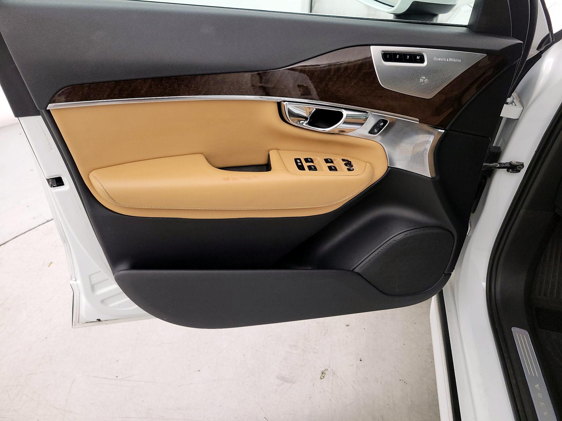 Thumbnail: 2017 Volvo XC90 - 12