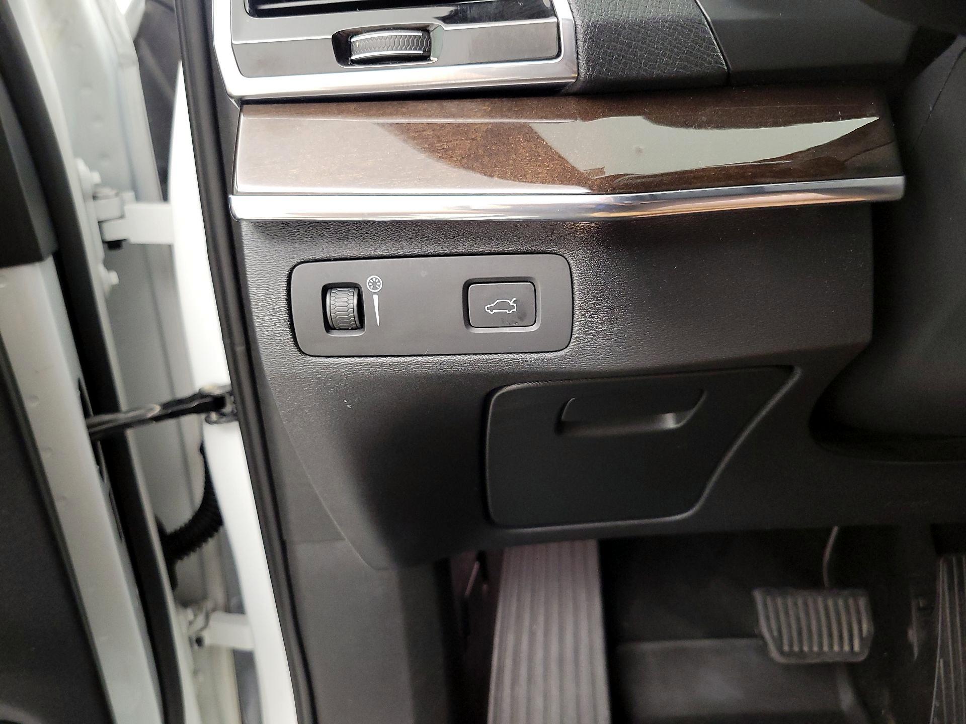 Thumbnail: 2017 Volvo XC90 - 13