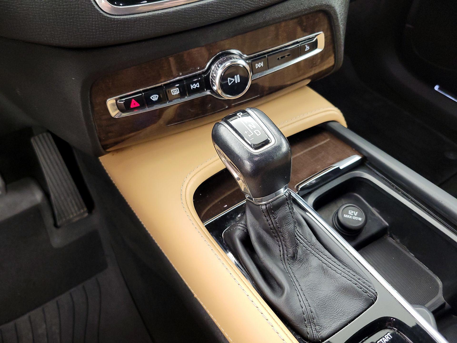 Thumbnail: 2017 Volvo XC90 - 17