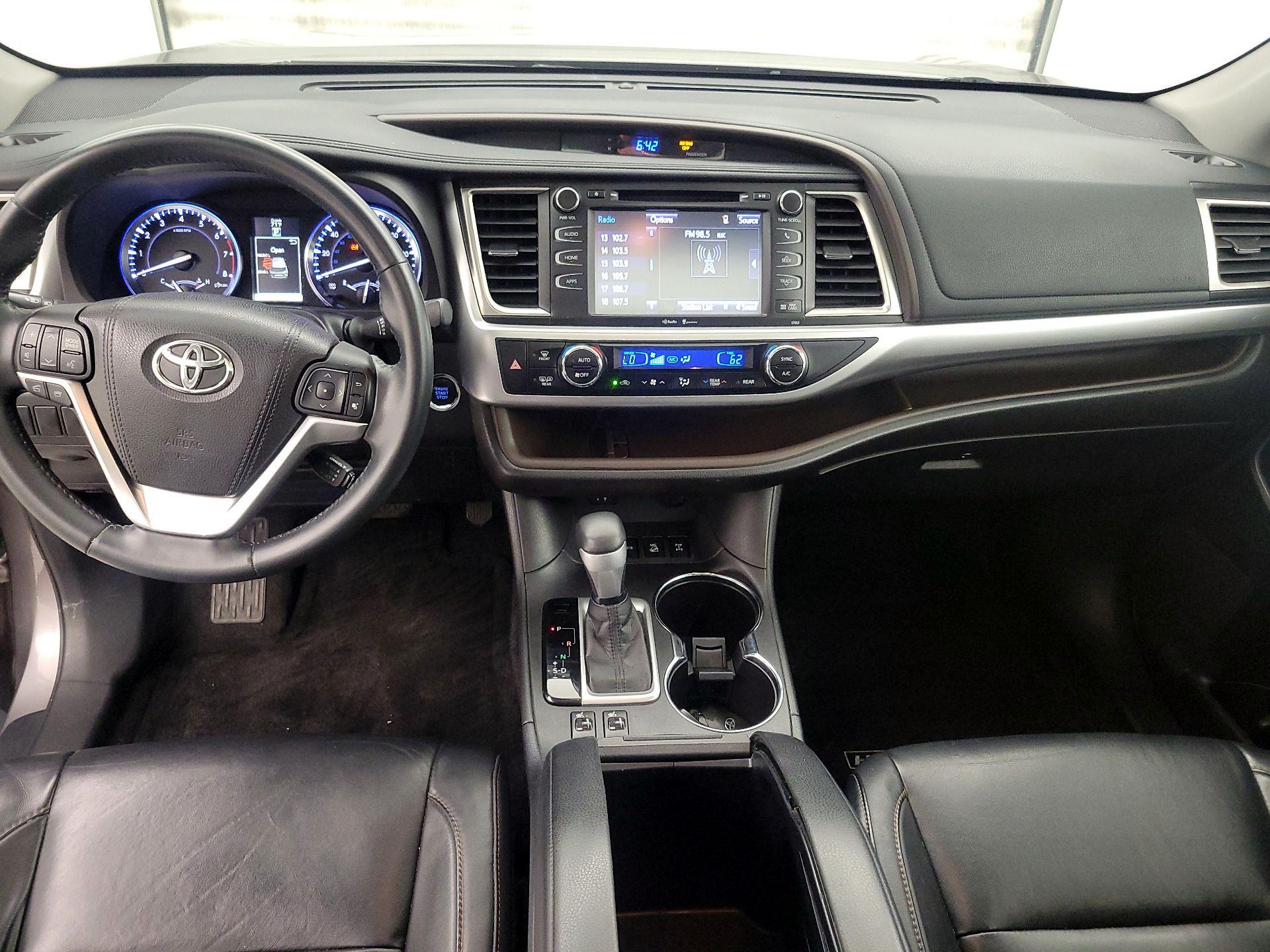 Thumbnail: 2015 Toyota Highlander - 9