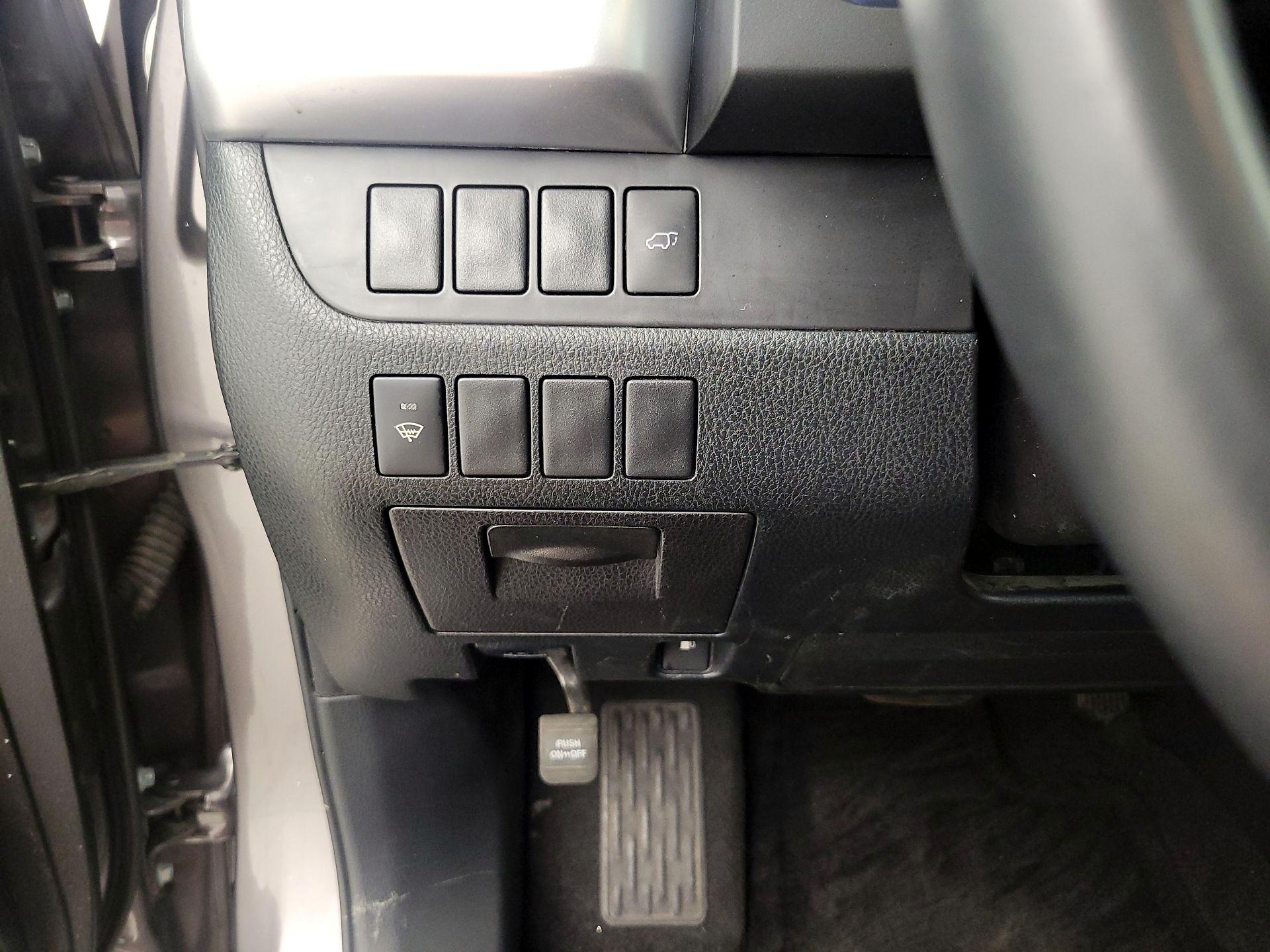 Thumbnail: 2015 Toyota Highlander - 13