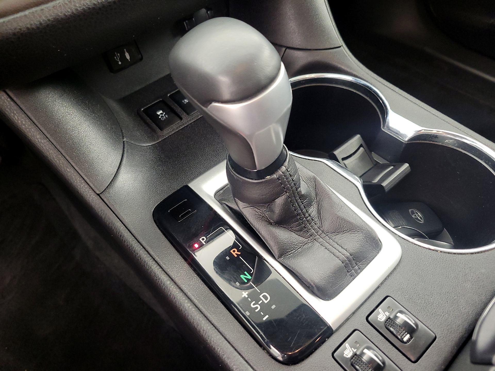 Thumbnail: 2015 Toyota Highlander - 17