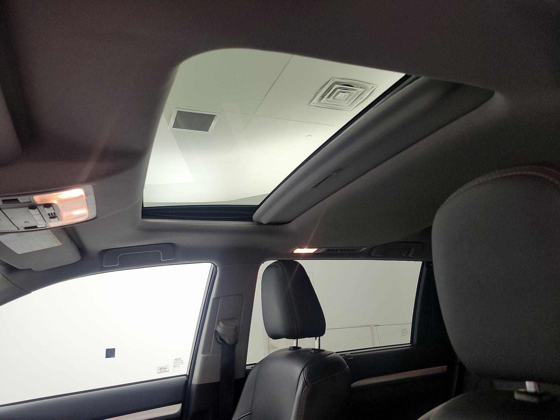 Thumbnail: 2015 Toyota Highlander - 19