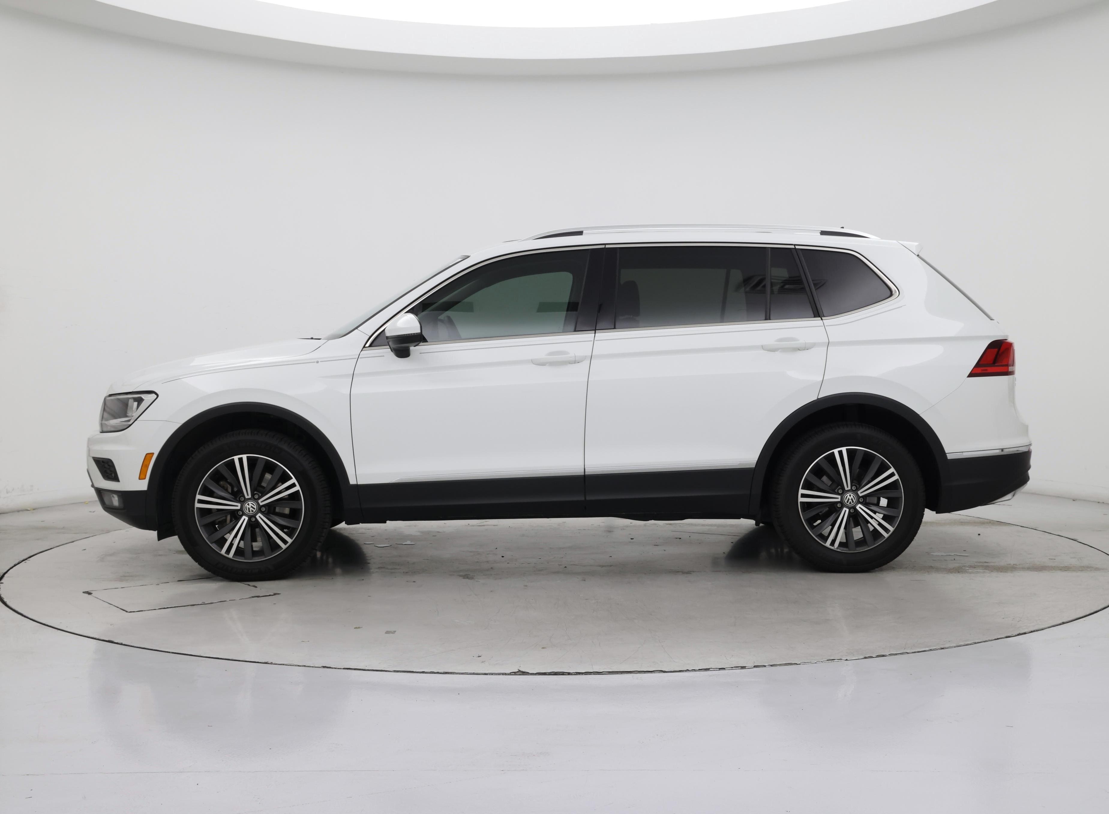 Thumbnail: 2019 Volkswagen Tiguan - 3