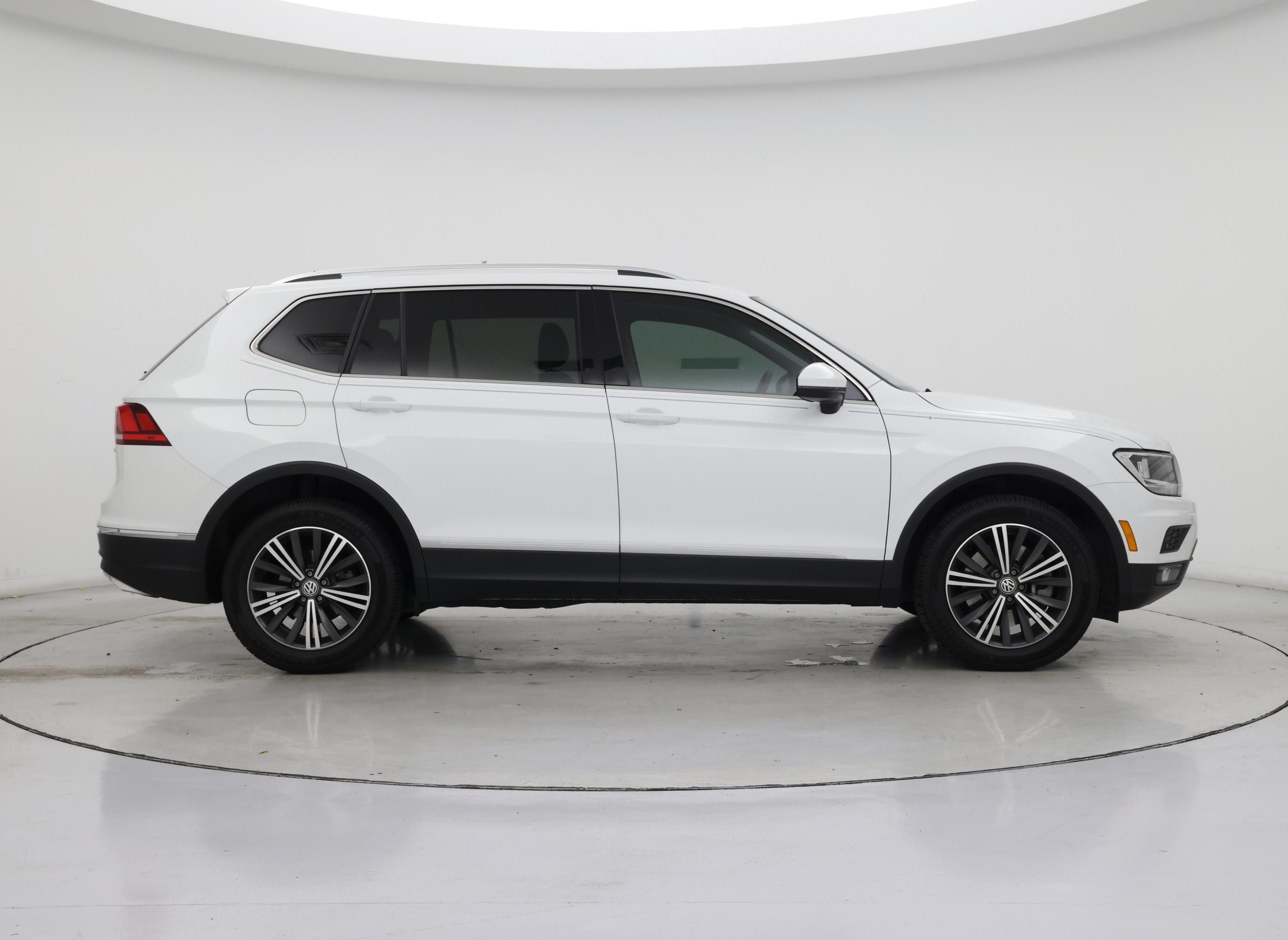 Thumbnail: 2019 Volkswagen Tiguan - 7