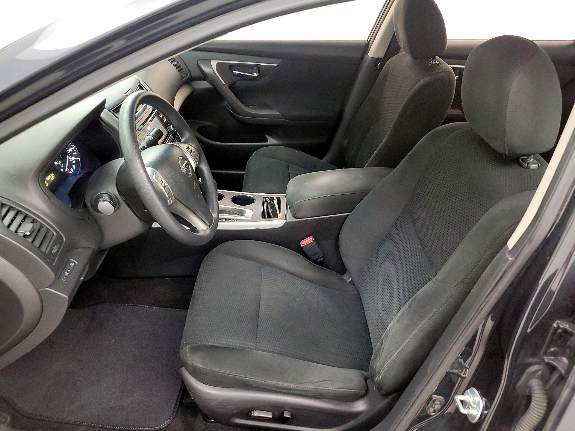 Thumbnail: 2015 Nissan Altima - 11