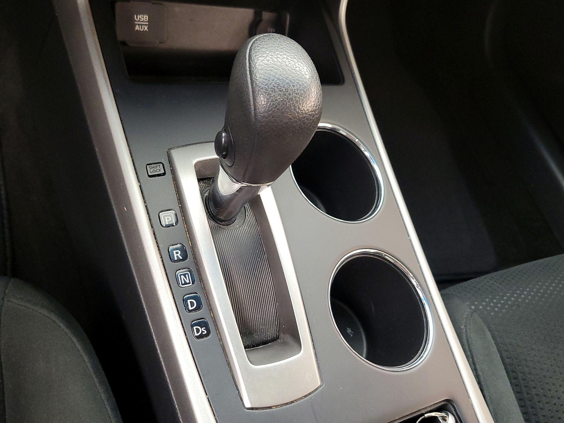 Thumbnail: 2015 Nissan Altima - 17