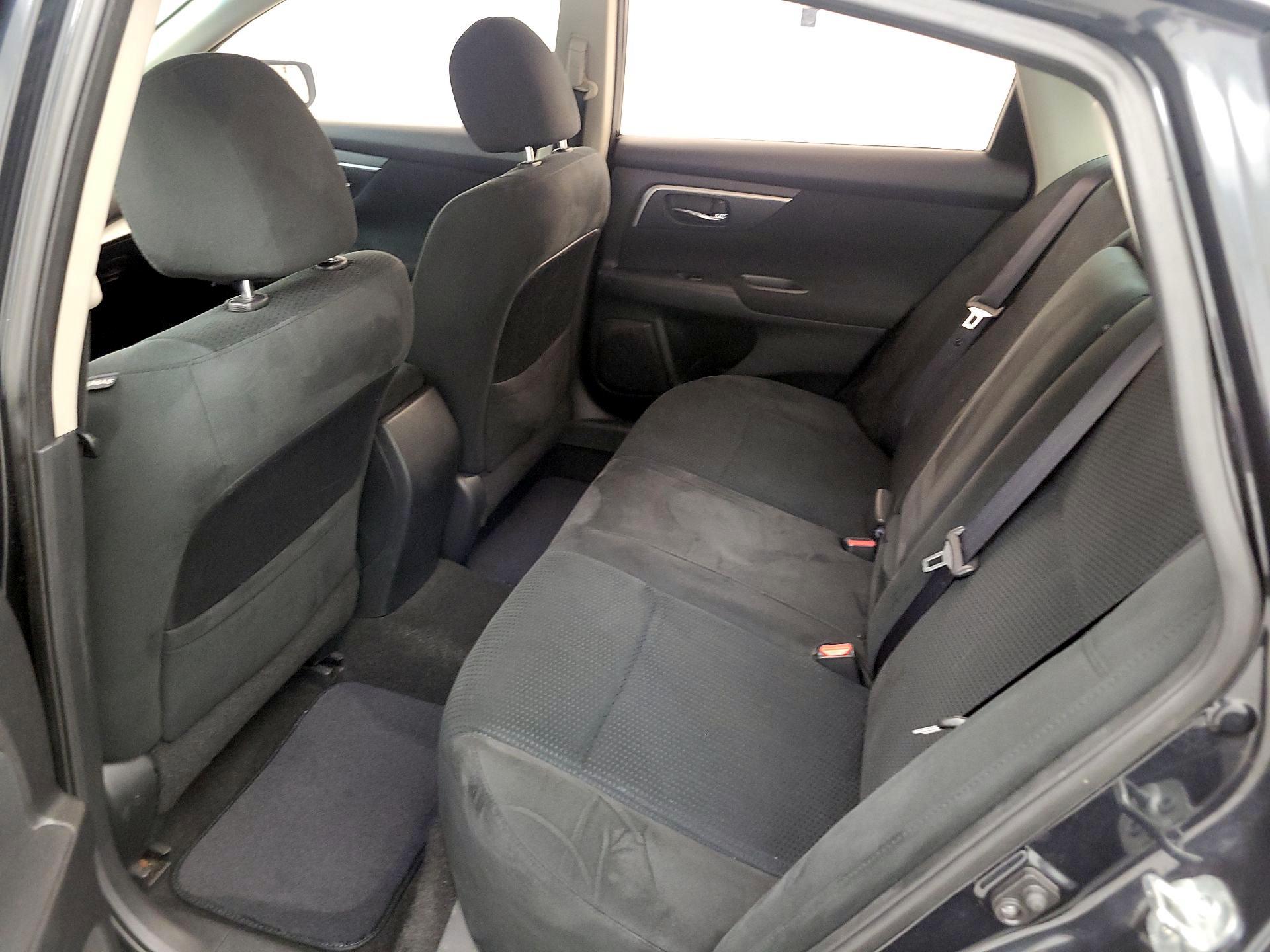 Thumbnail: 2015 Nissan Altima - 19