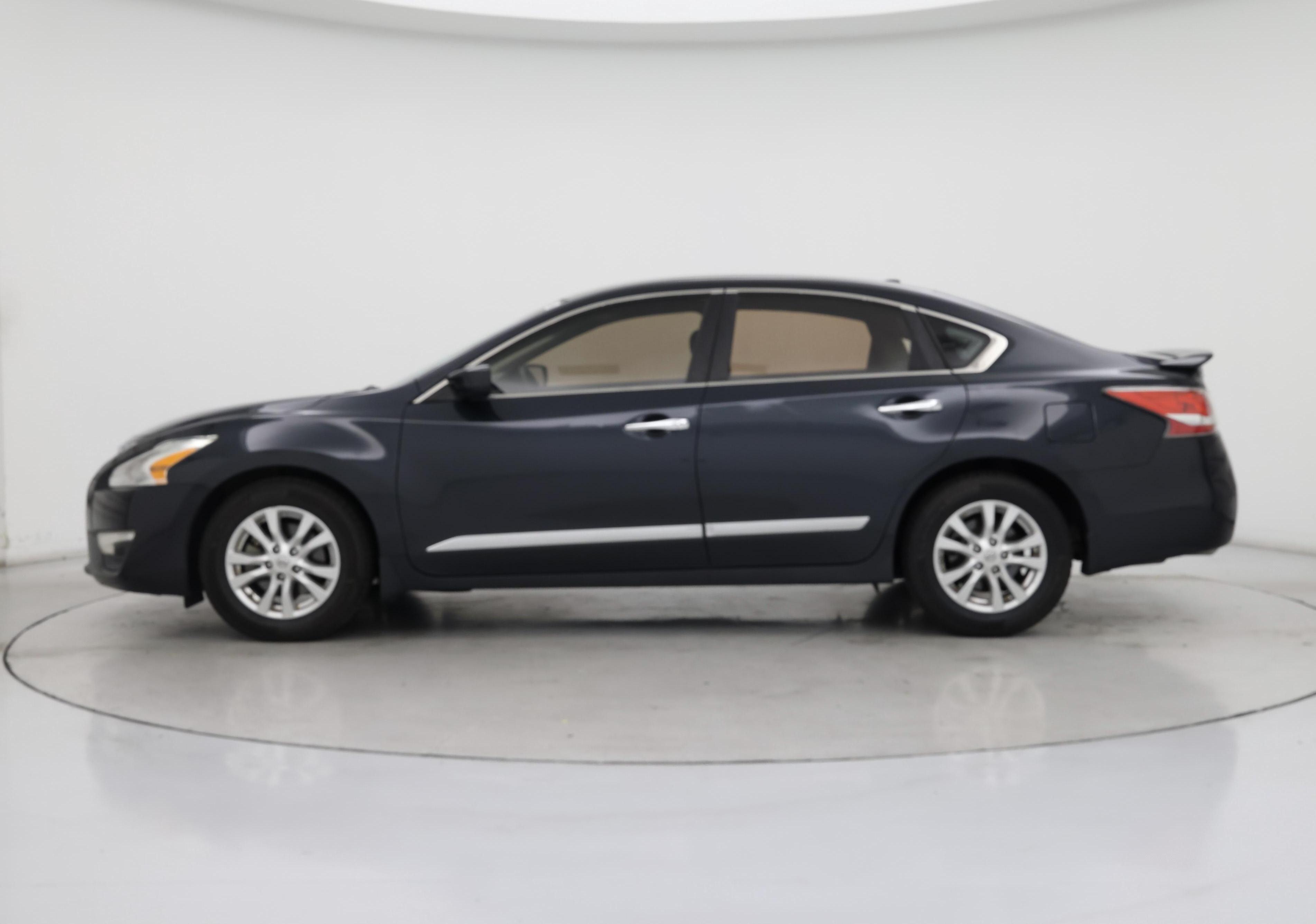 Thumbnail: 2015 Nissan Altima - 3