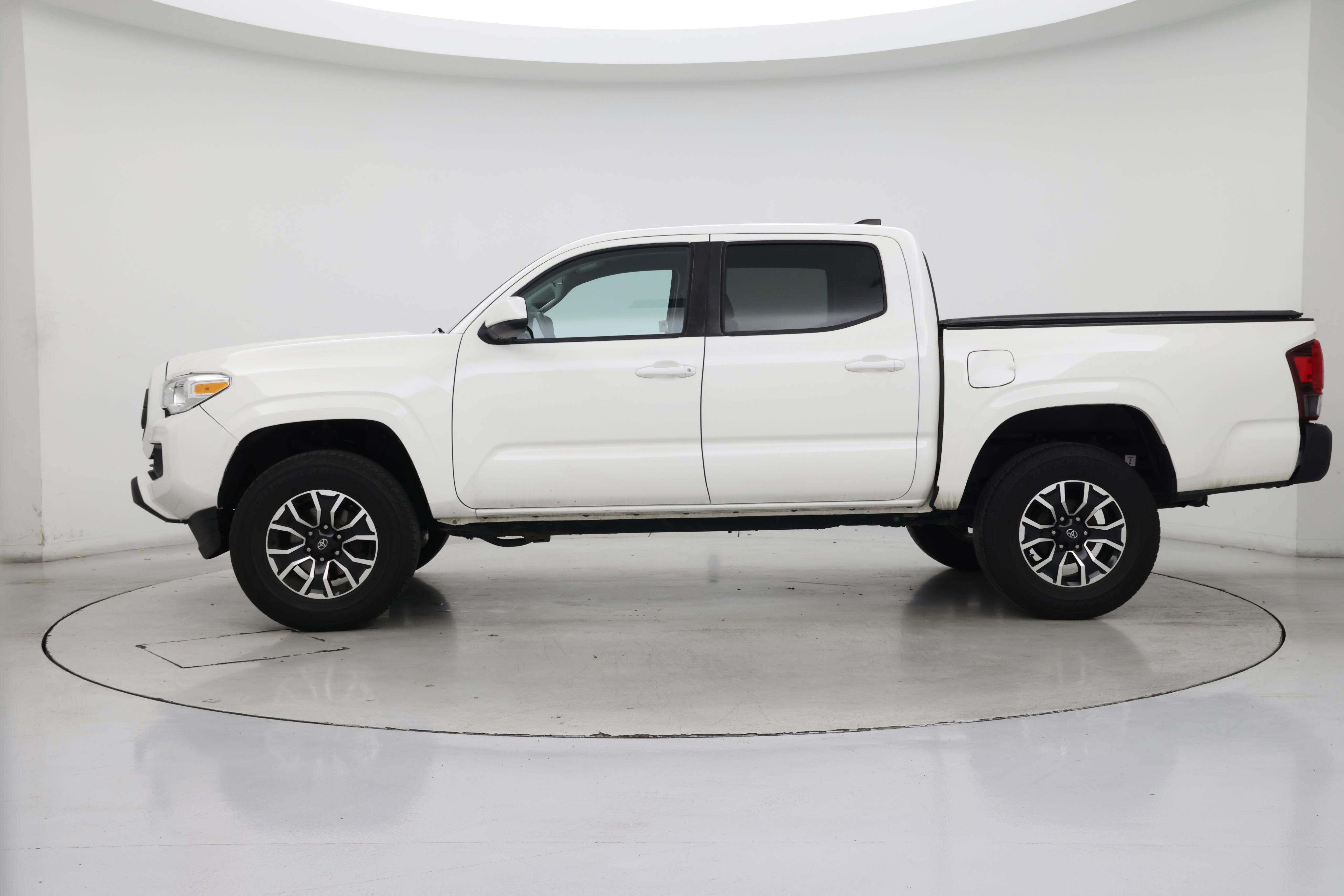 Thumbnail: 2021 Toyota Tacoma - 3