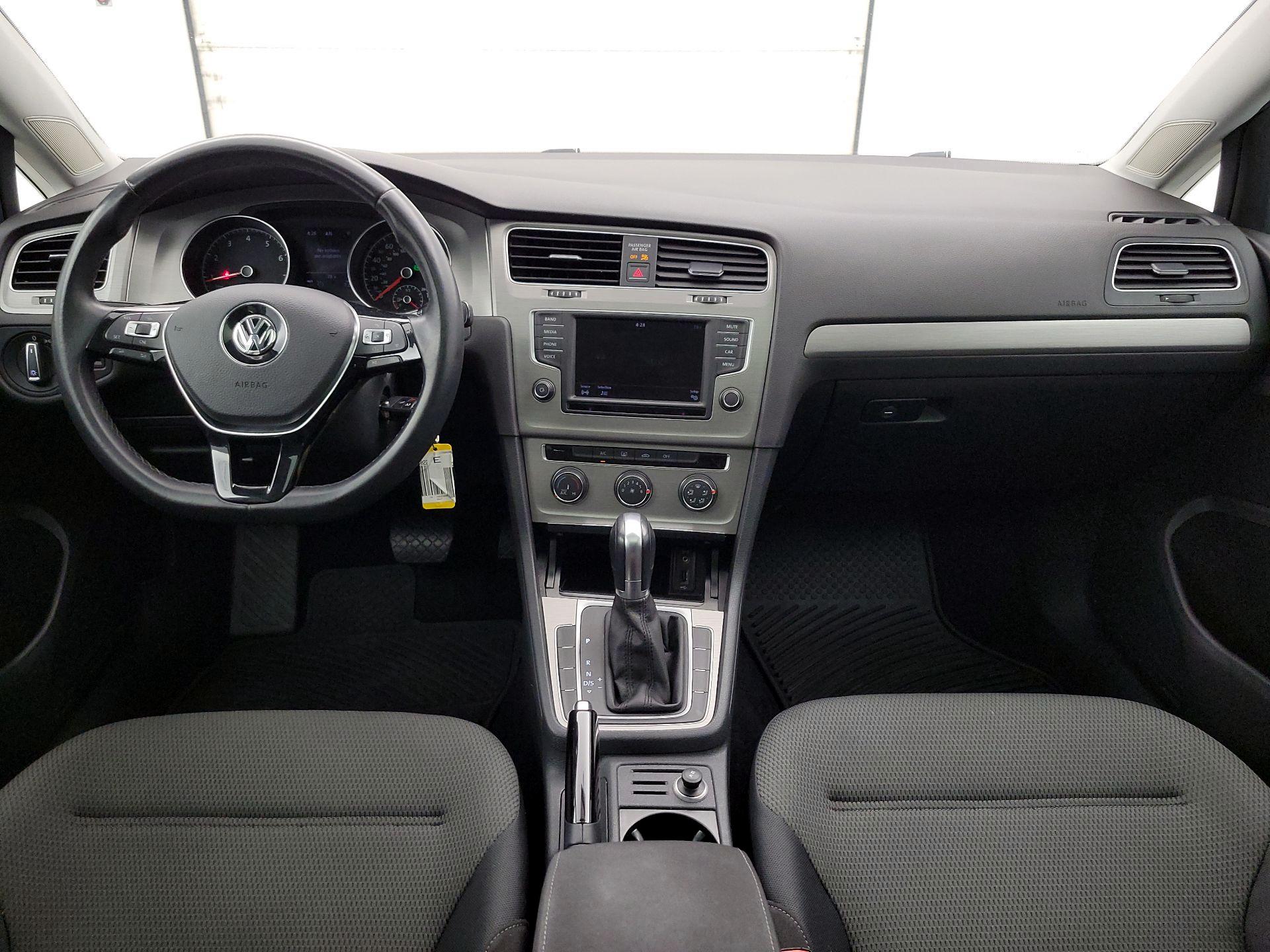 Thumbnail: 2016 Volkswagen Golf - 9