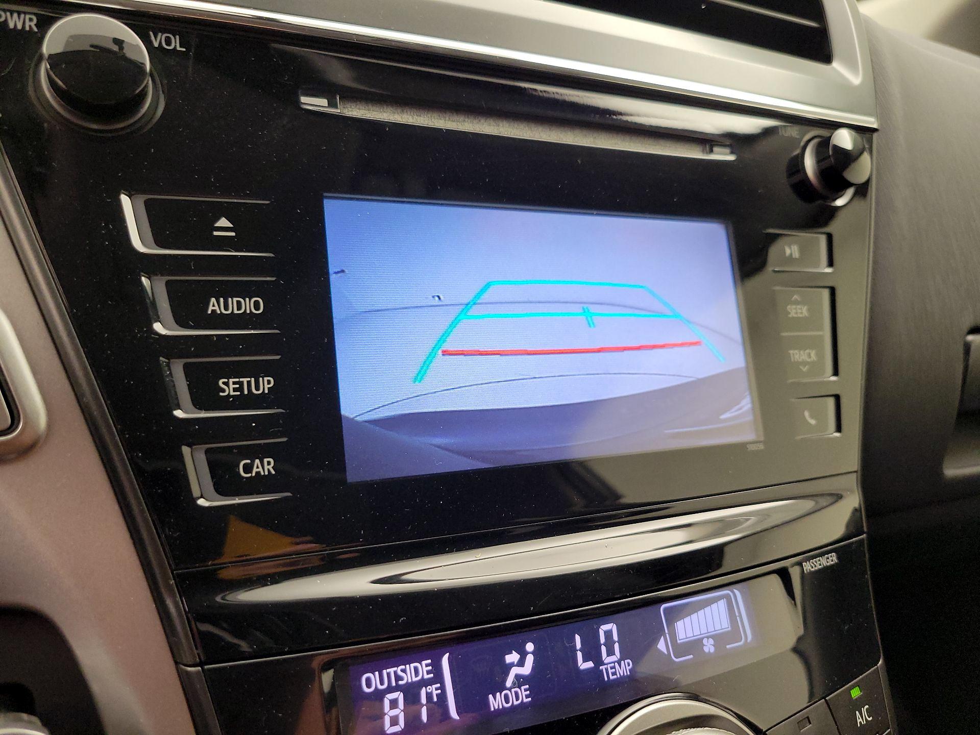 Thumbnail: 2015 Toyota Prius v - 14
