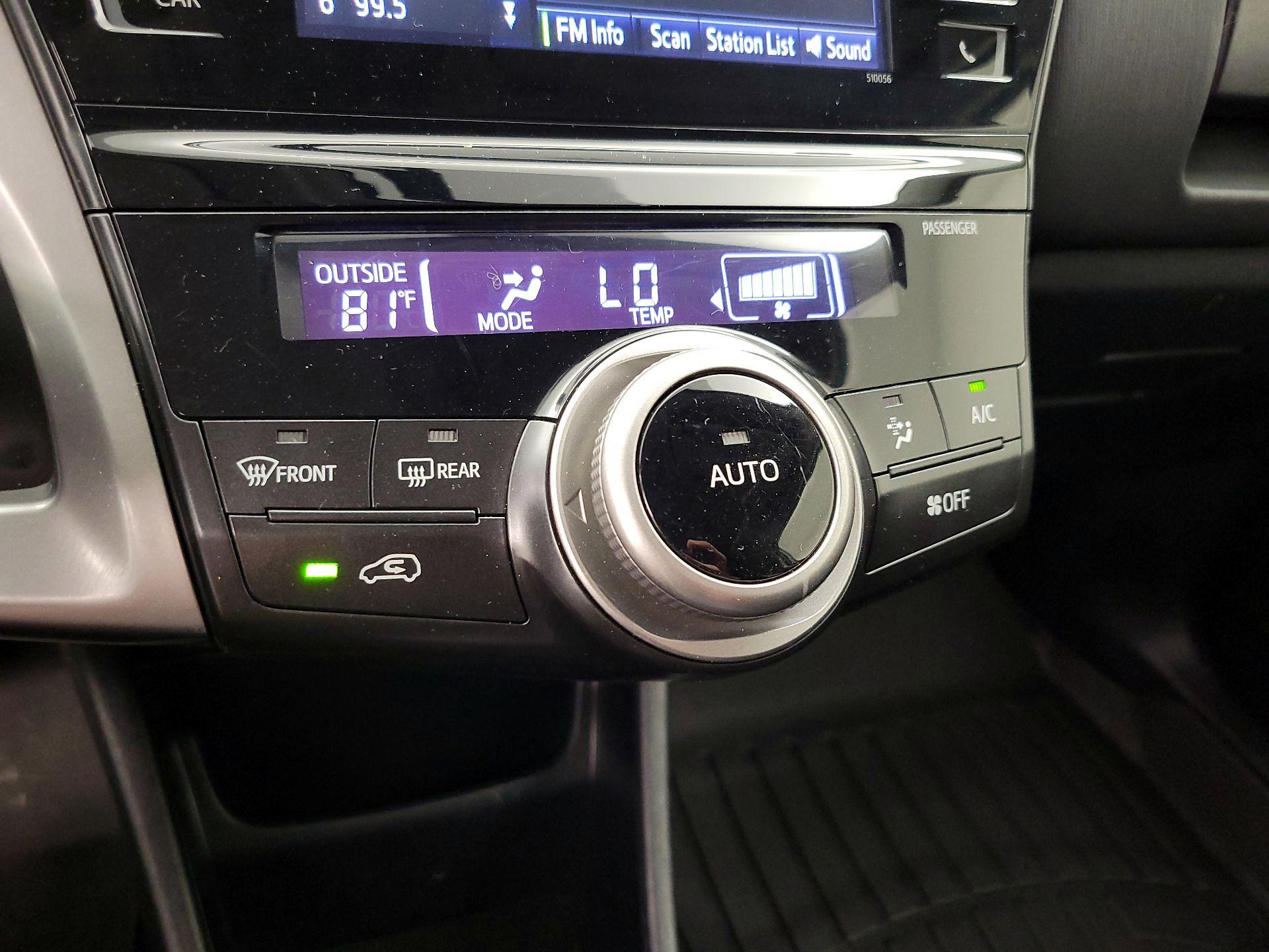 Thumbnail: 2015 Toyota Prius v - 16
