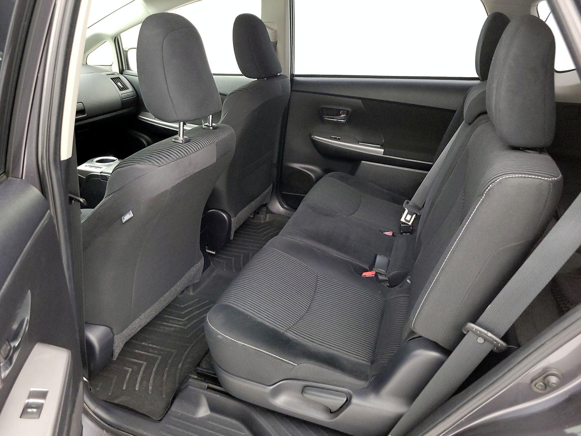 Thumbnail: 2015 Toyota Prius v - 19