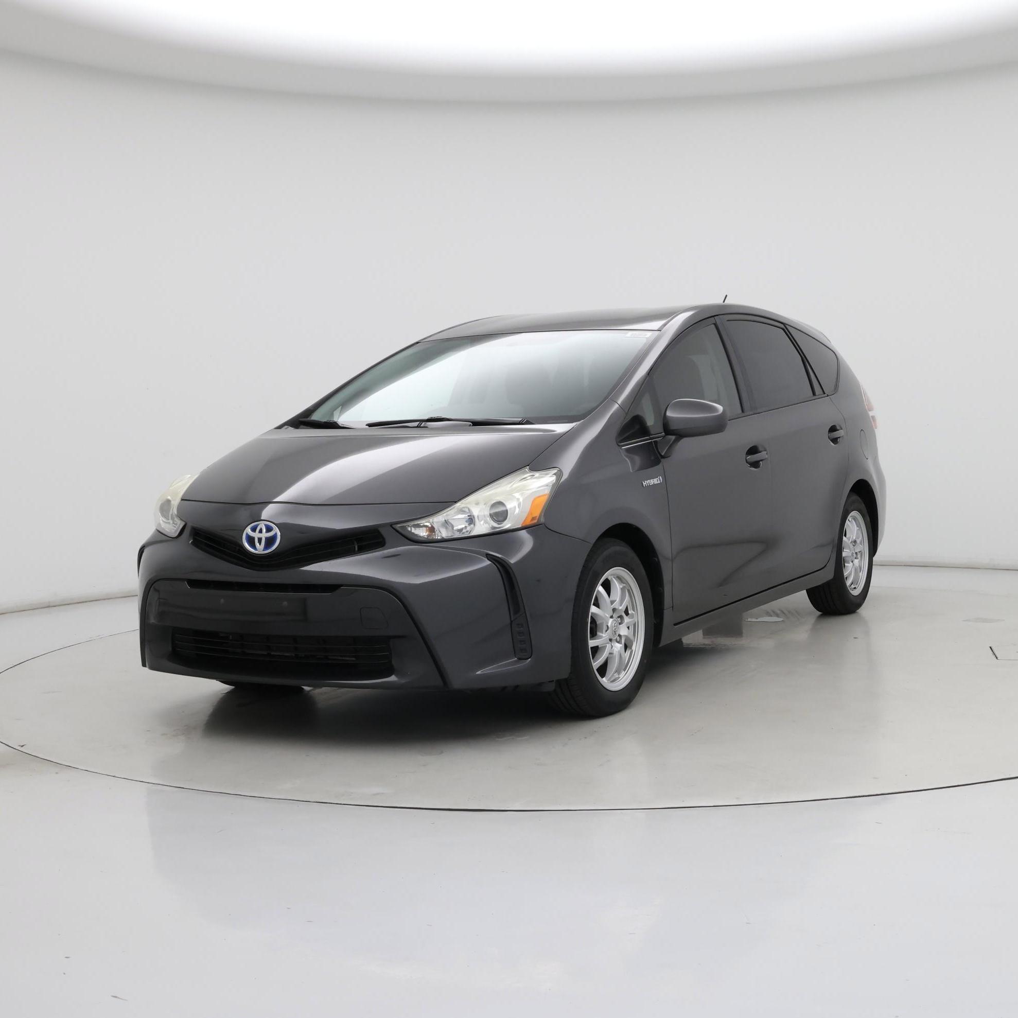 Thumbnail: 2015 Toyota Prius v - 4