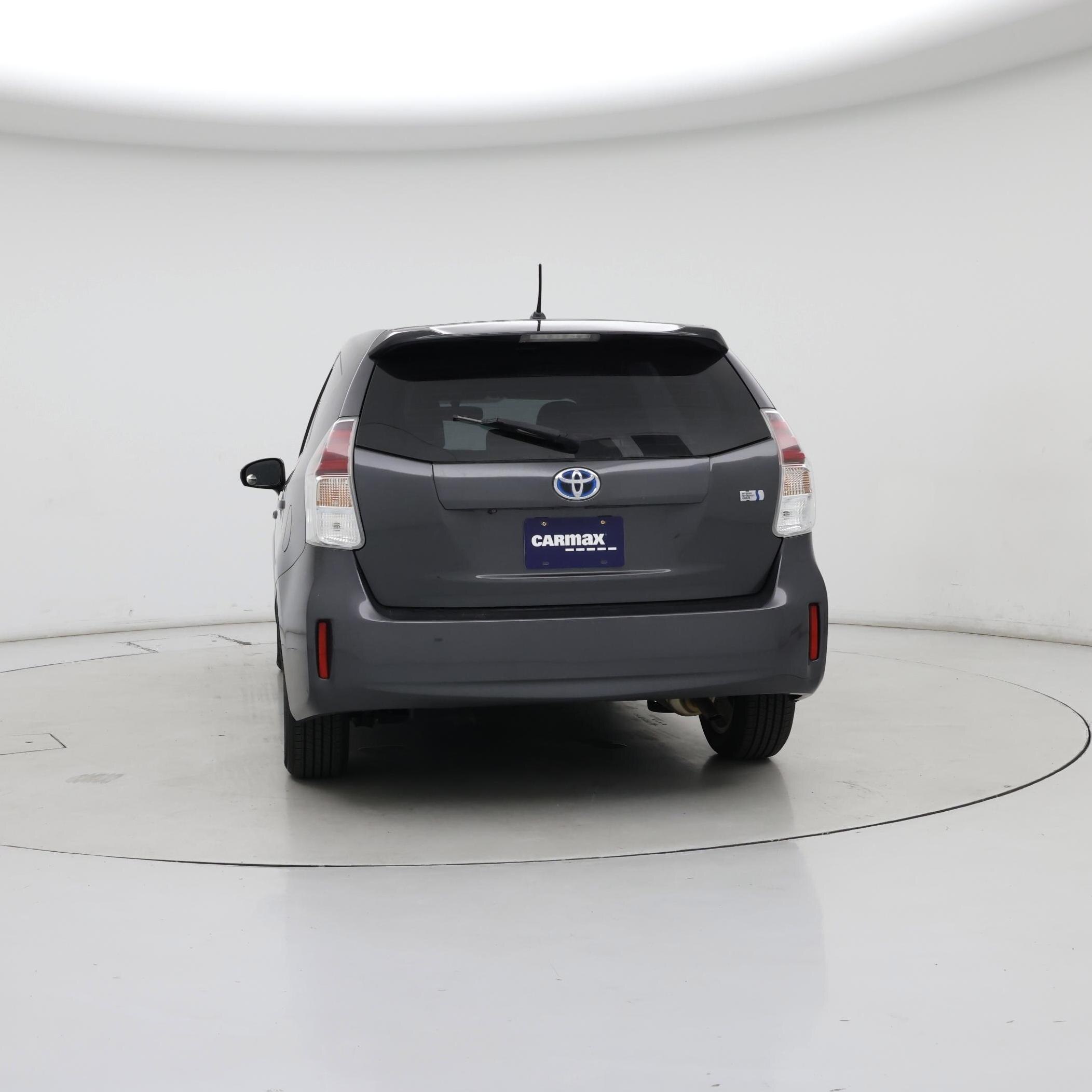 Thumbnail: 2015 Toyota Prius v - 6