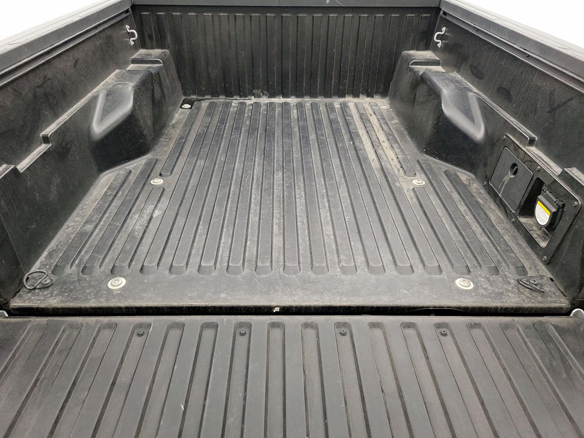 Thumbnail: 2021 Toyota Tacoma - 20