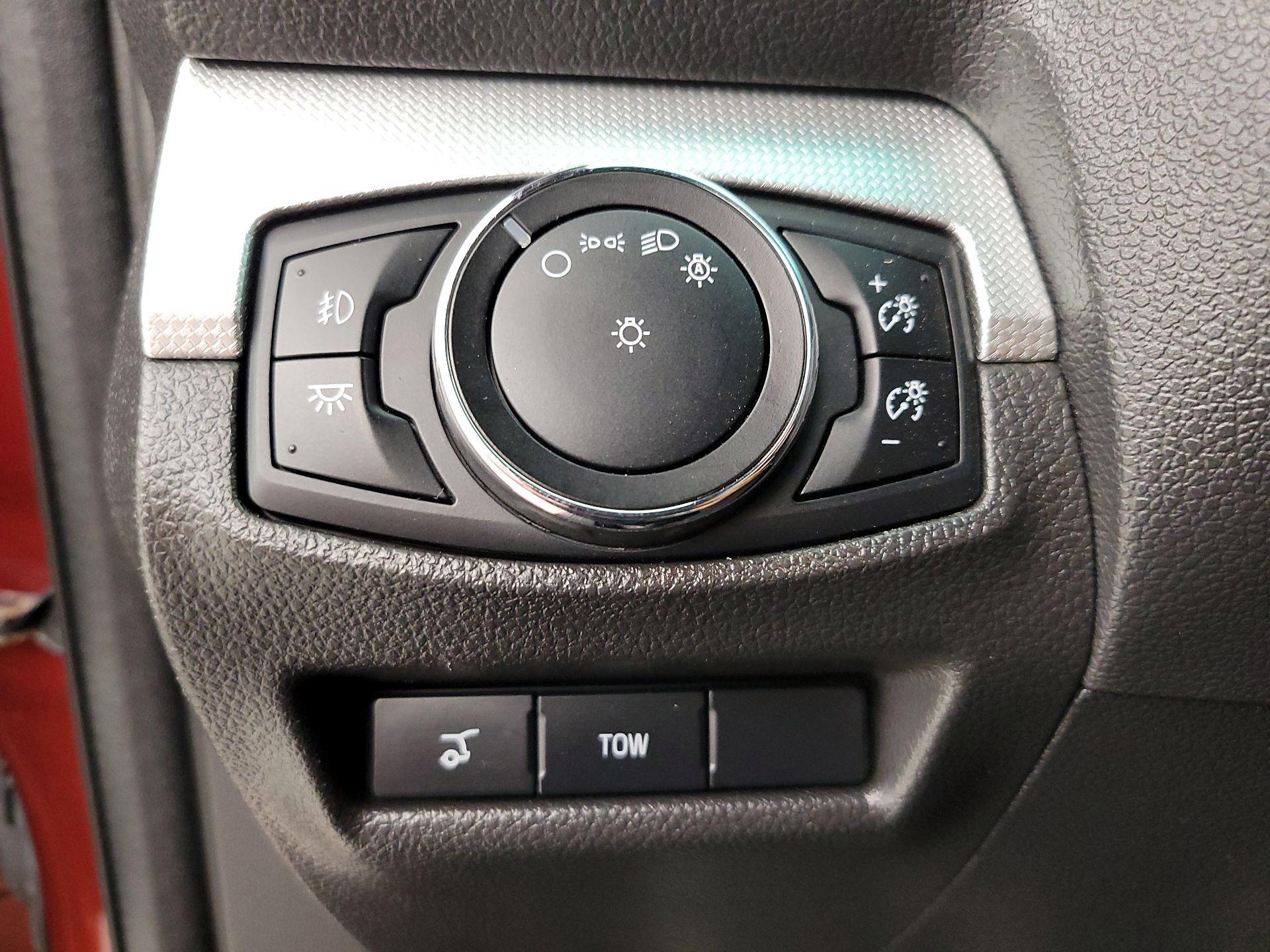 Thumbnail: 2014 Ford Explorer - 13