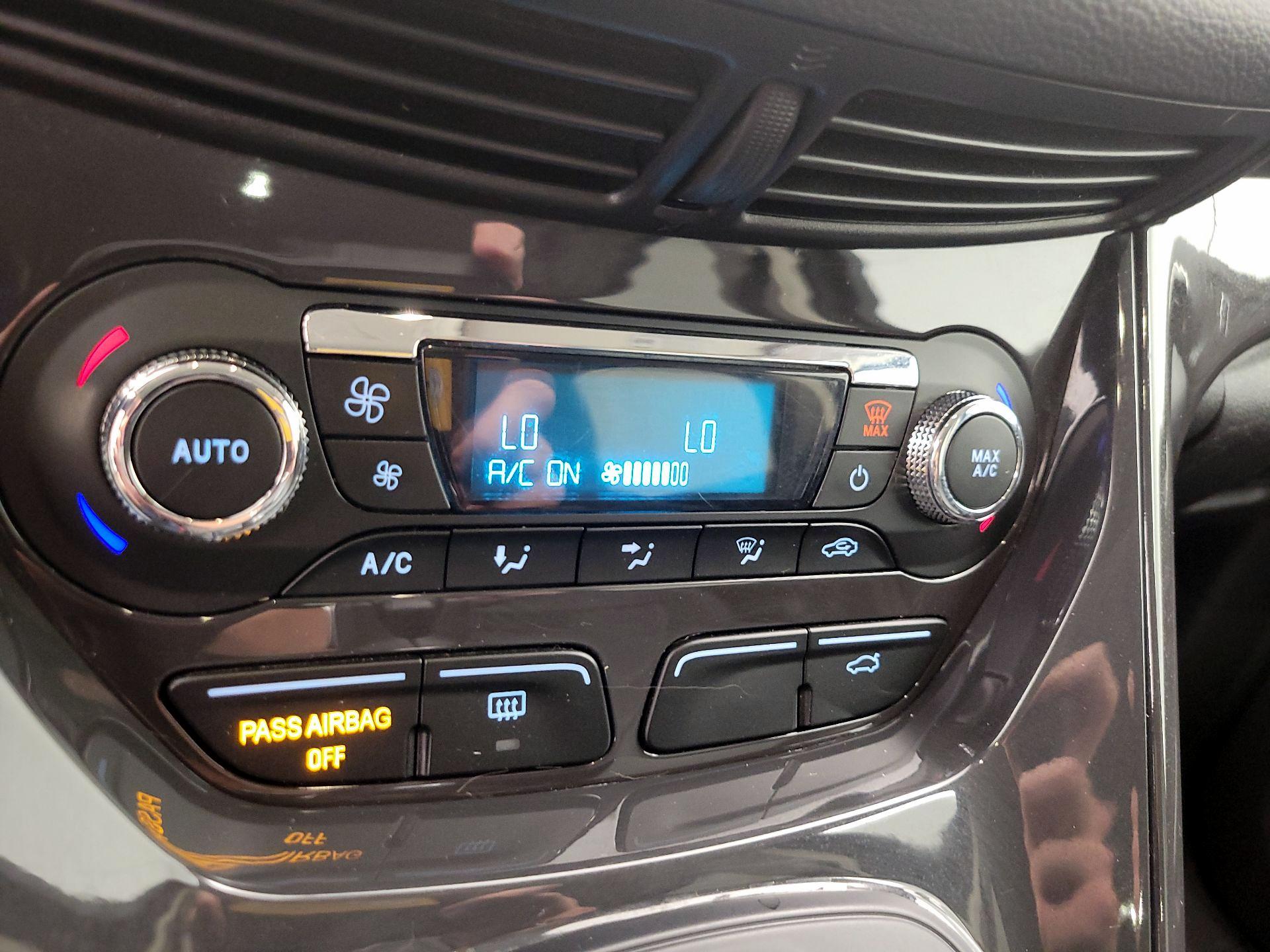 Thumbnail: 2015 Ford Escape - 17