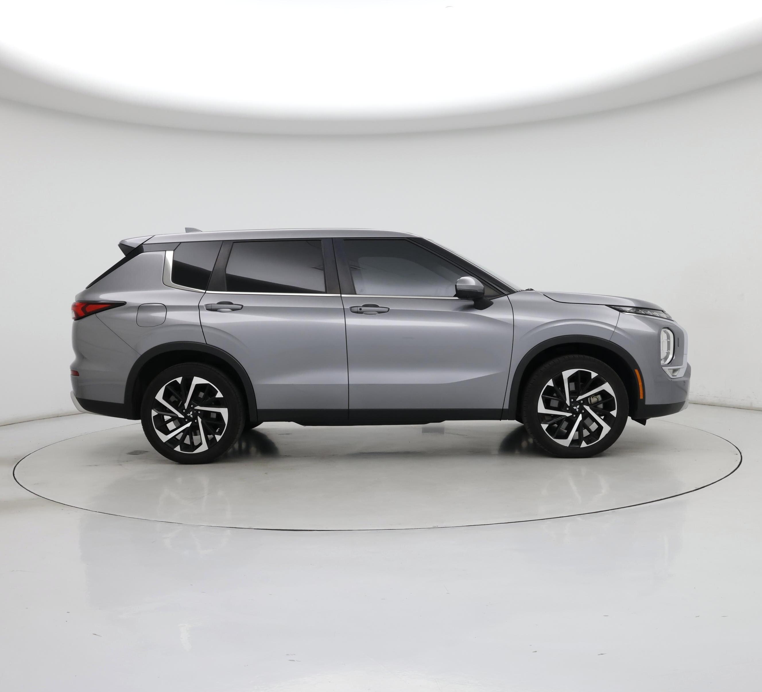 Thumbnail: 2022 Mitsubishi Outlander - 7